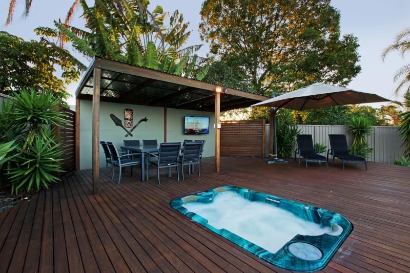 16 Brewer Court, Parkwood, QLD 4214