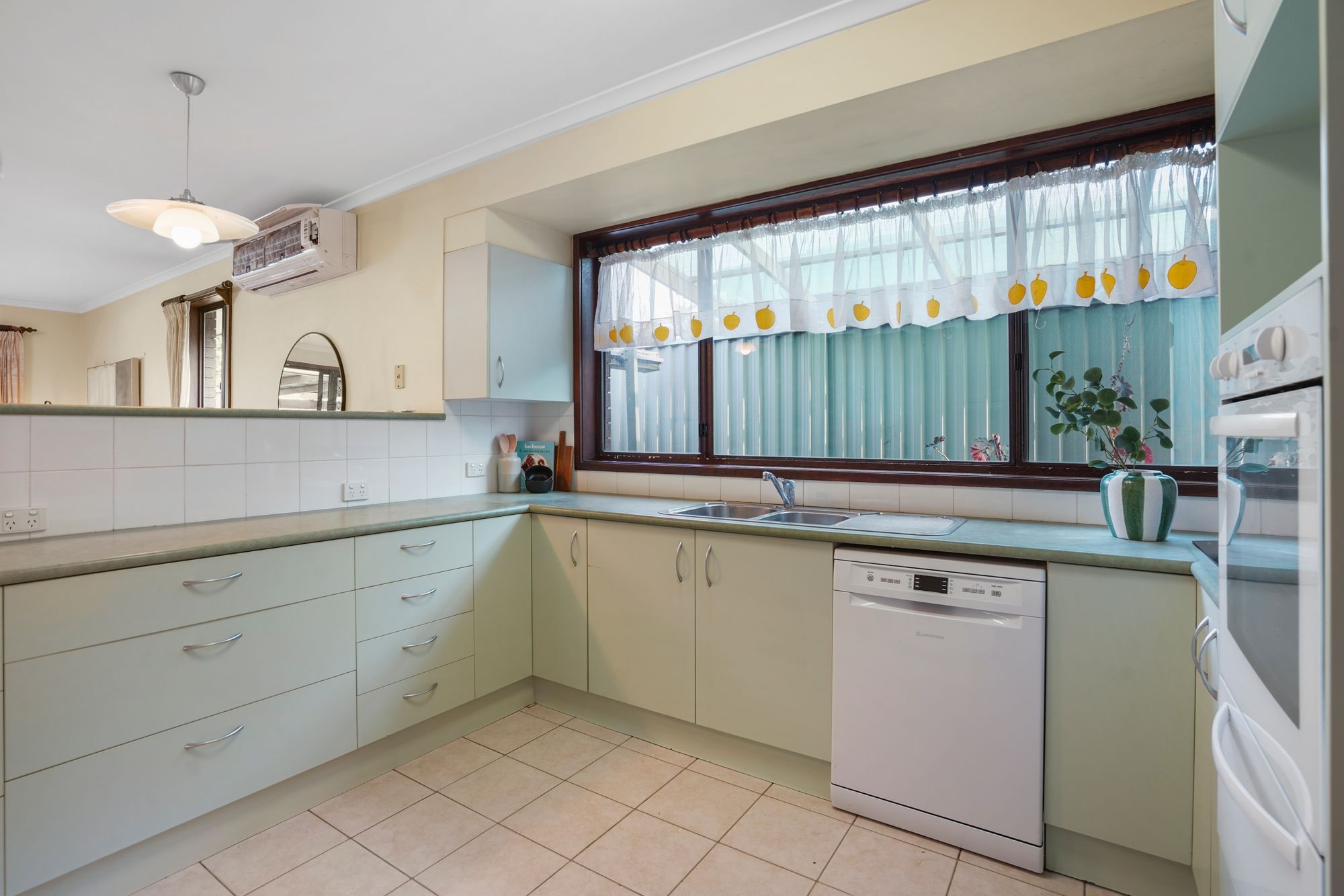 35 Cara Street — photo 5 of 16