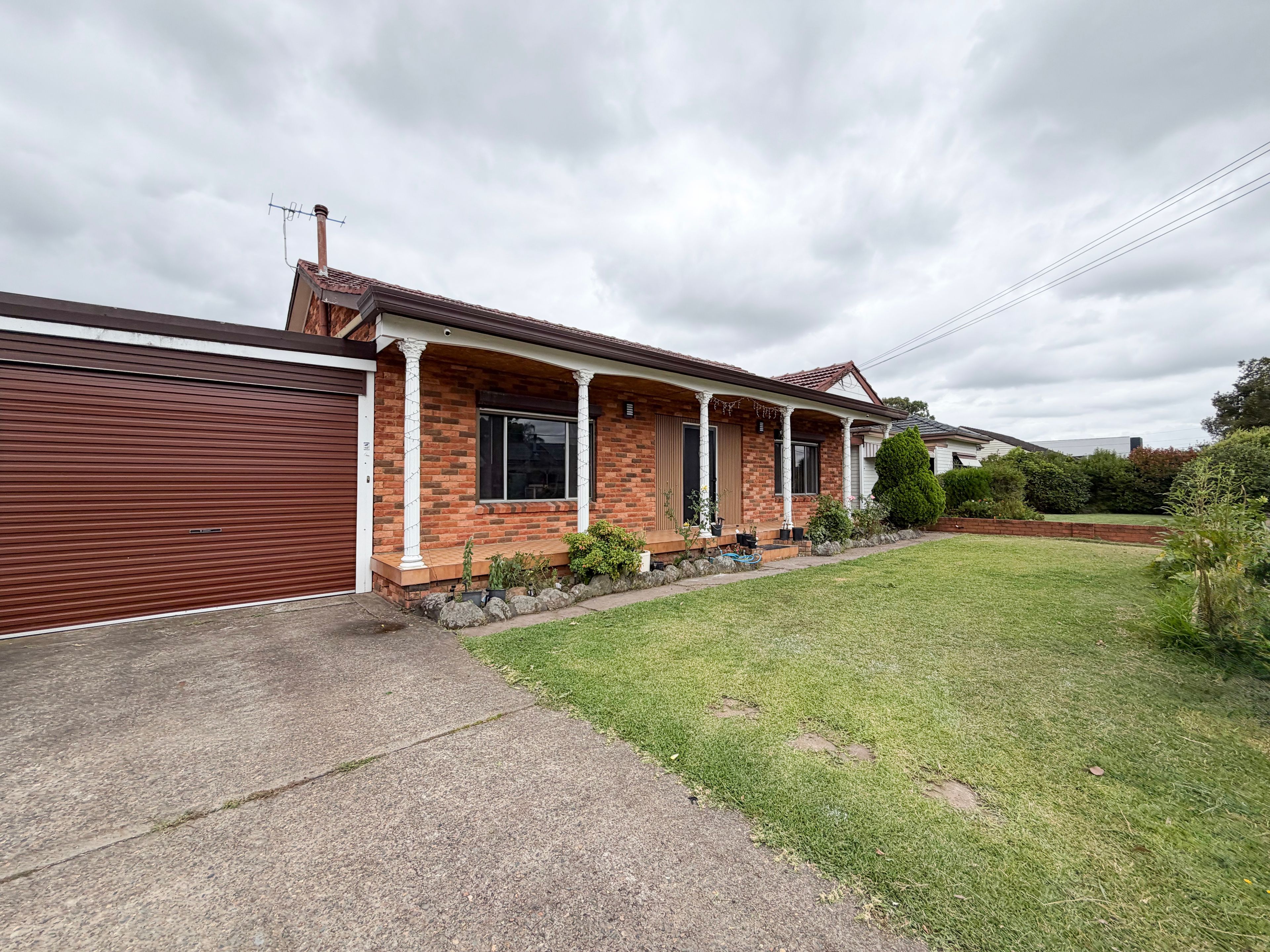 8 Dan Crescent, Colyton, NSW