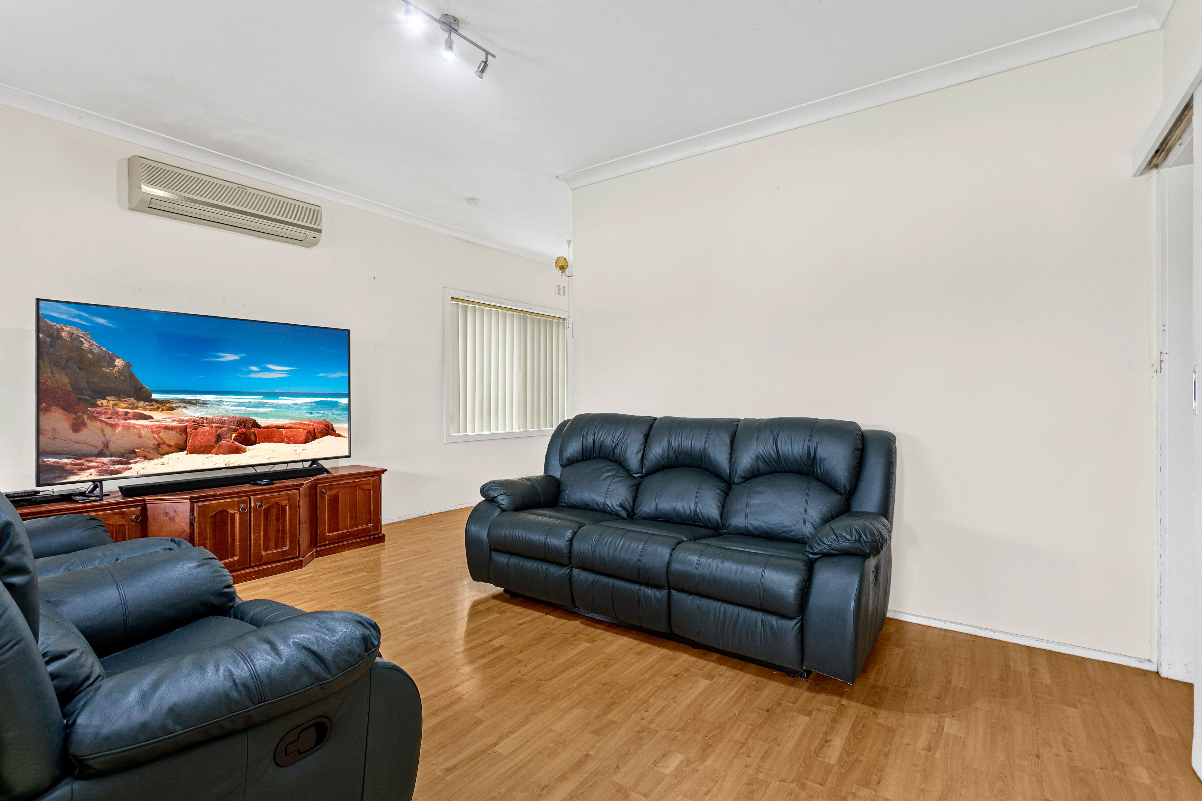 16 Bluebell Road, Barrack Heights, NSW 2528