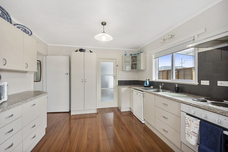 8 Poaka Avenue, Dinsdale, Hamilton City