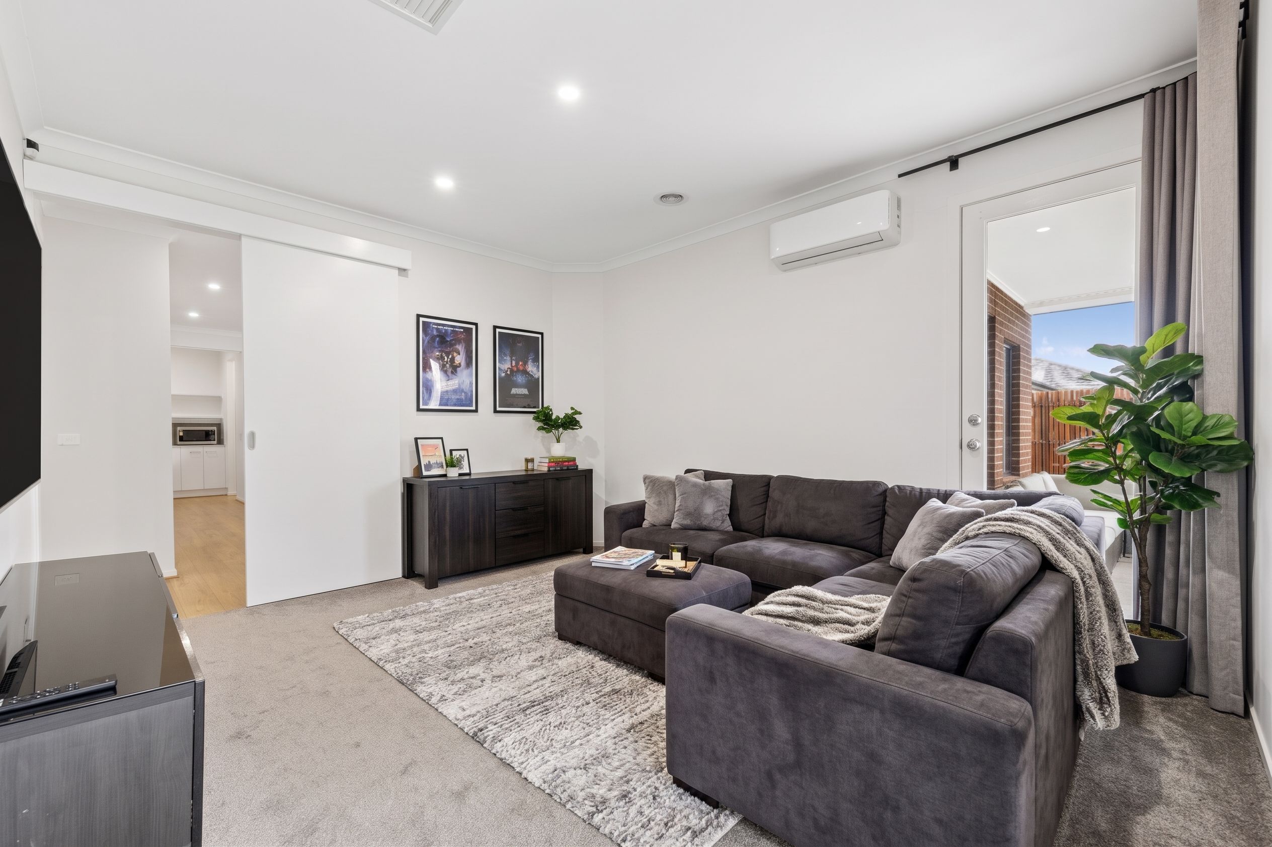 8 Lenigas Crescent — photo 14 of 30