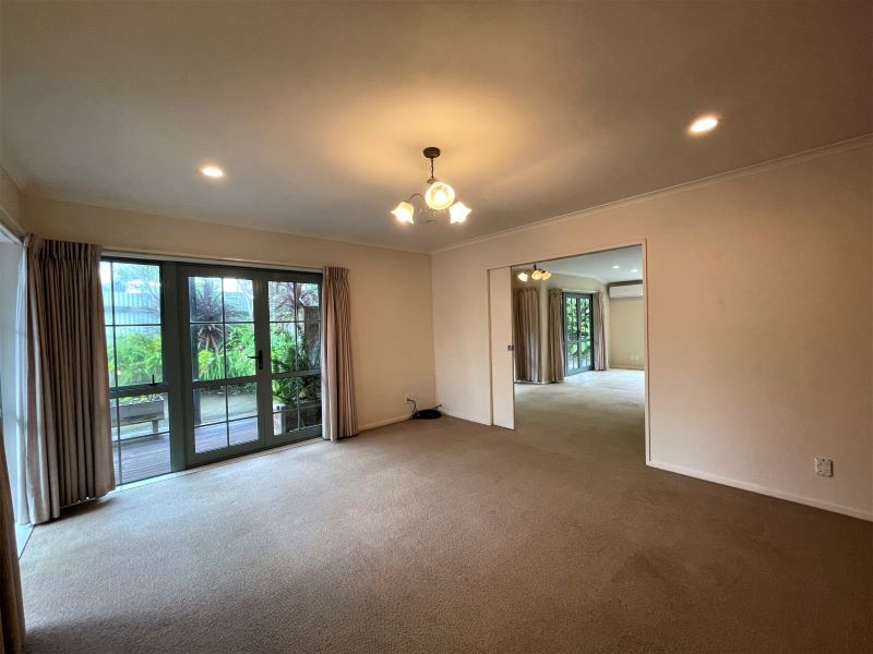 42a Bradbury Road, Botany Downs, Manukau City