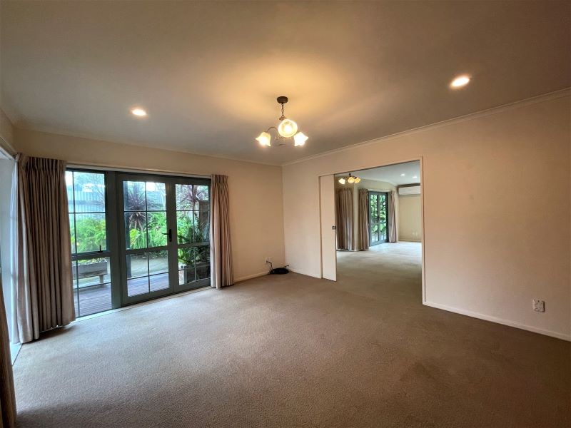 42a Bradbury Road, Botany Downs, Manukau City