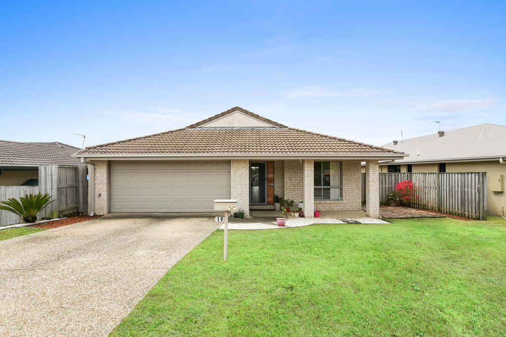 19 Tomah  Street, Pacific Pines QLD 4211