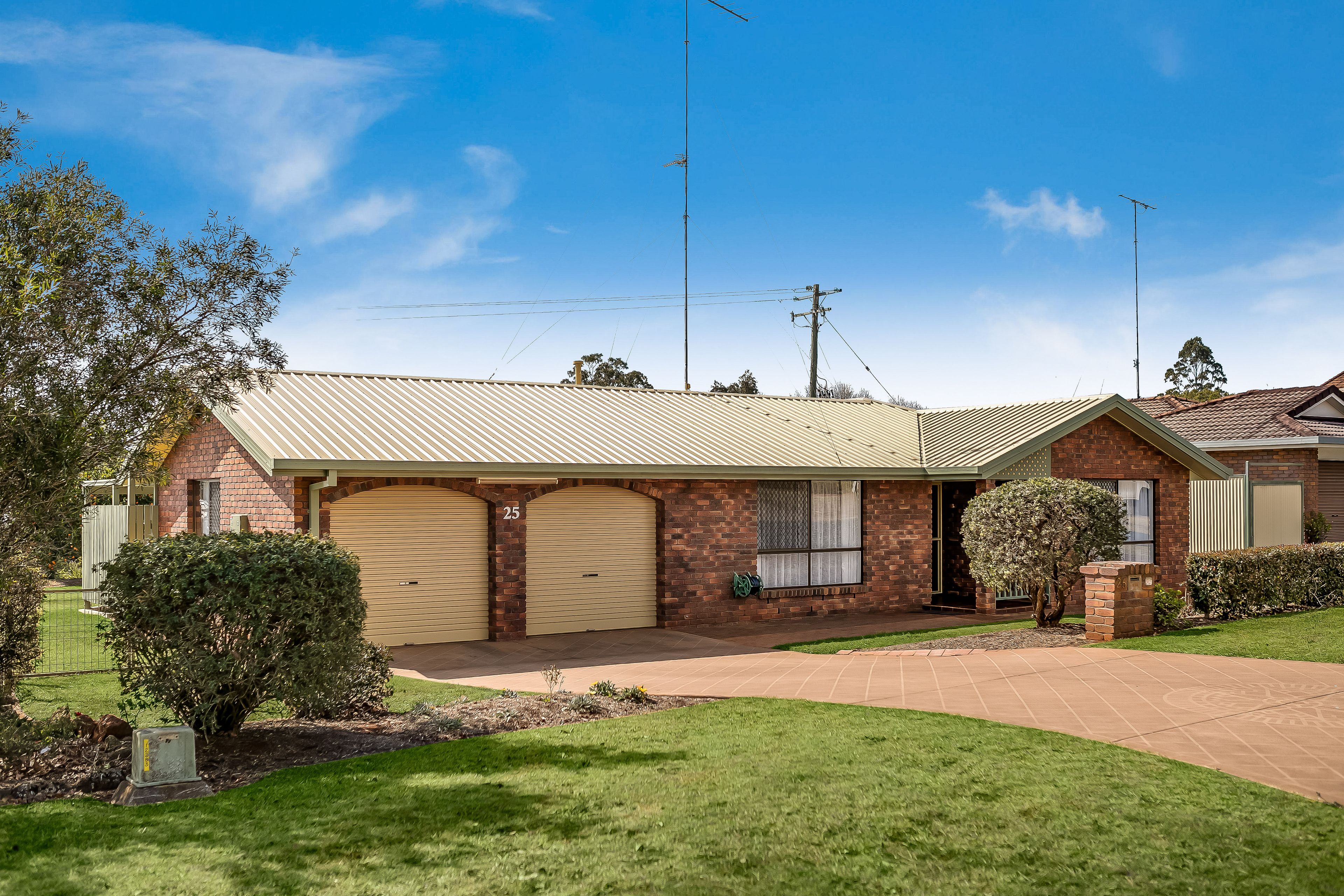 25 Jull Drive, Centenary Heights QLD 4350