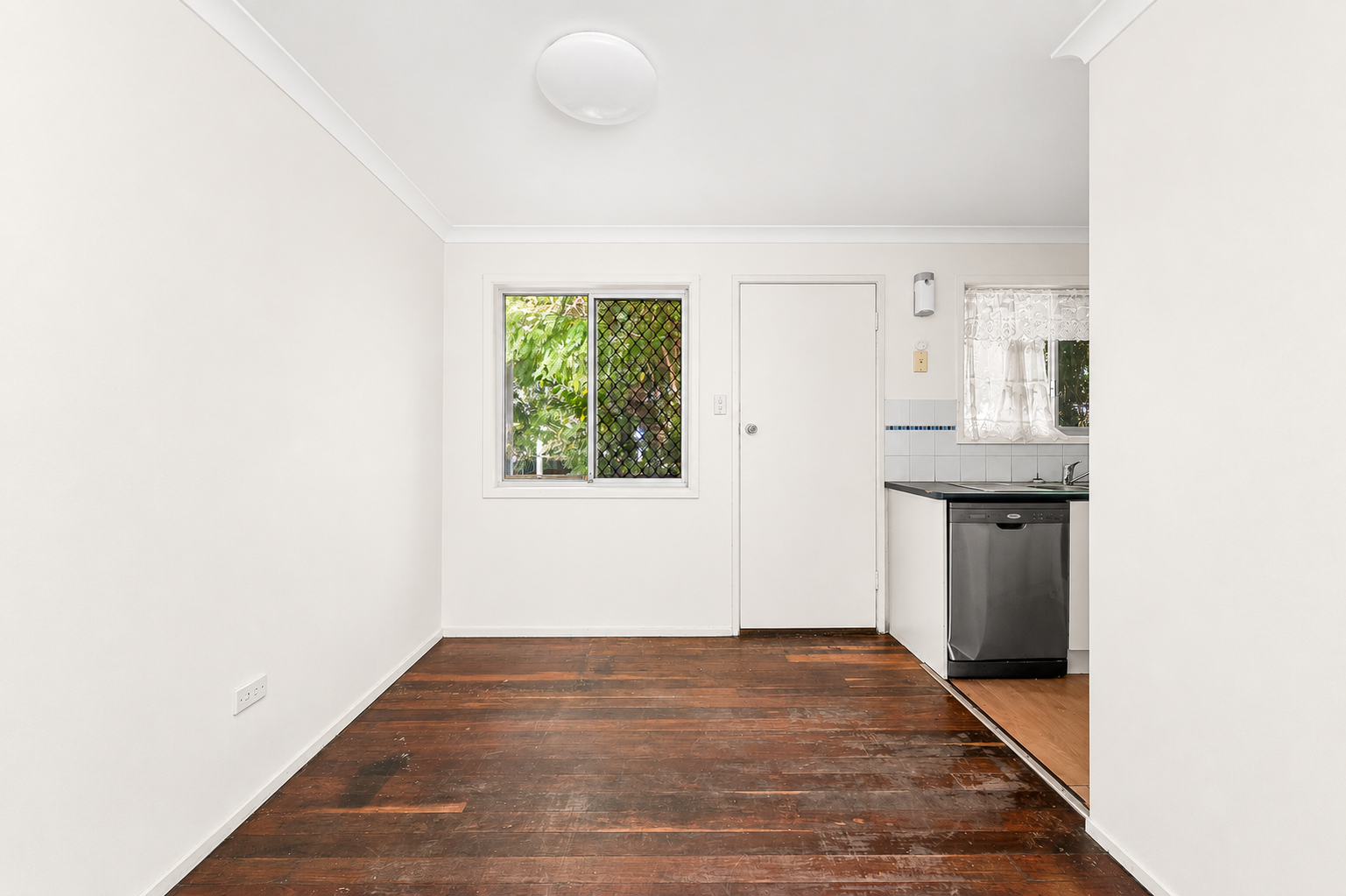 46 Milford Street — photo 4 of 17