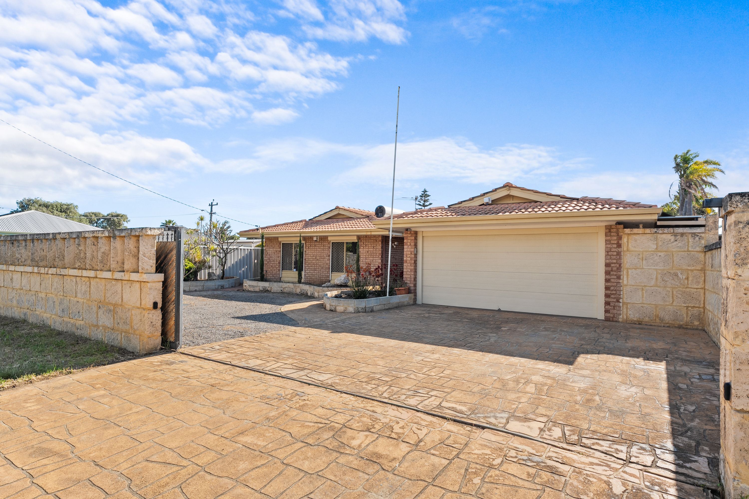 25 Warnbro Sound Avenue , Warnbro WA 6169