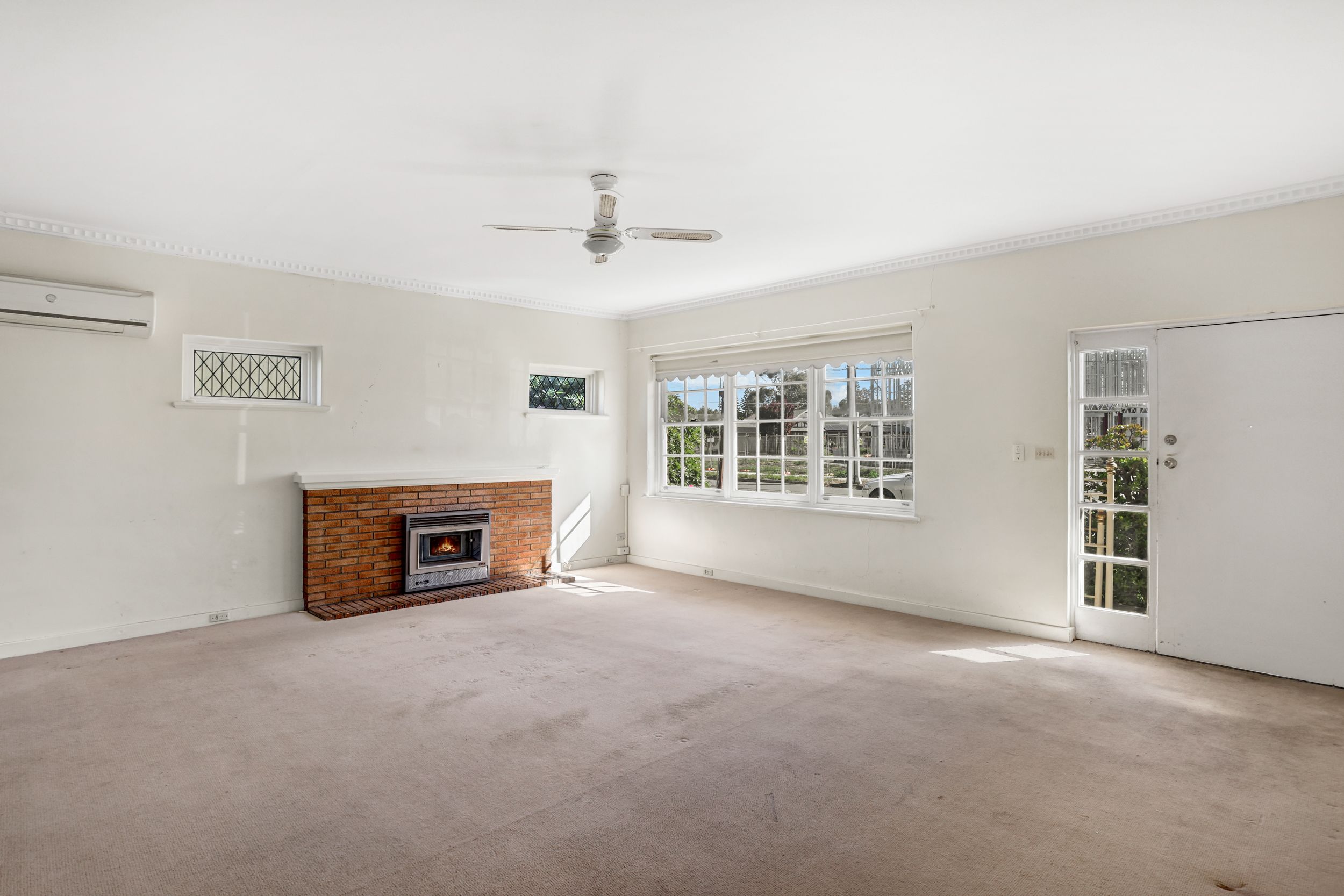 4-4A Viaduct Avenue, Henley Beach South, SA 5022 - Sold House - Ray ...