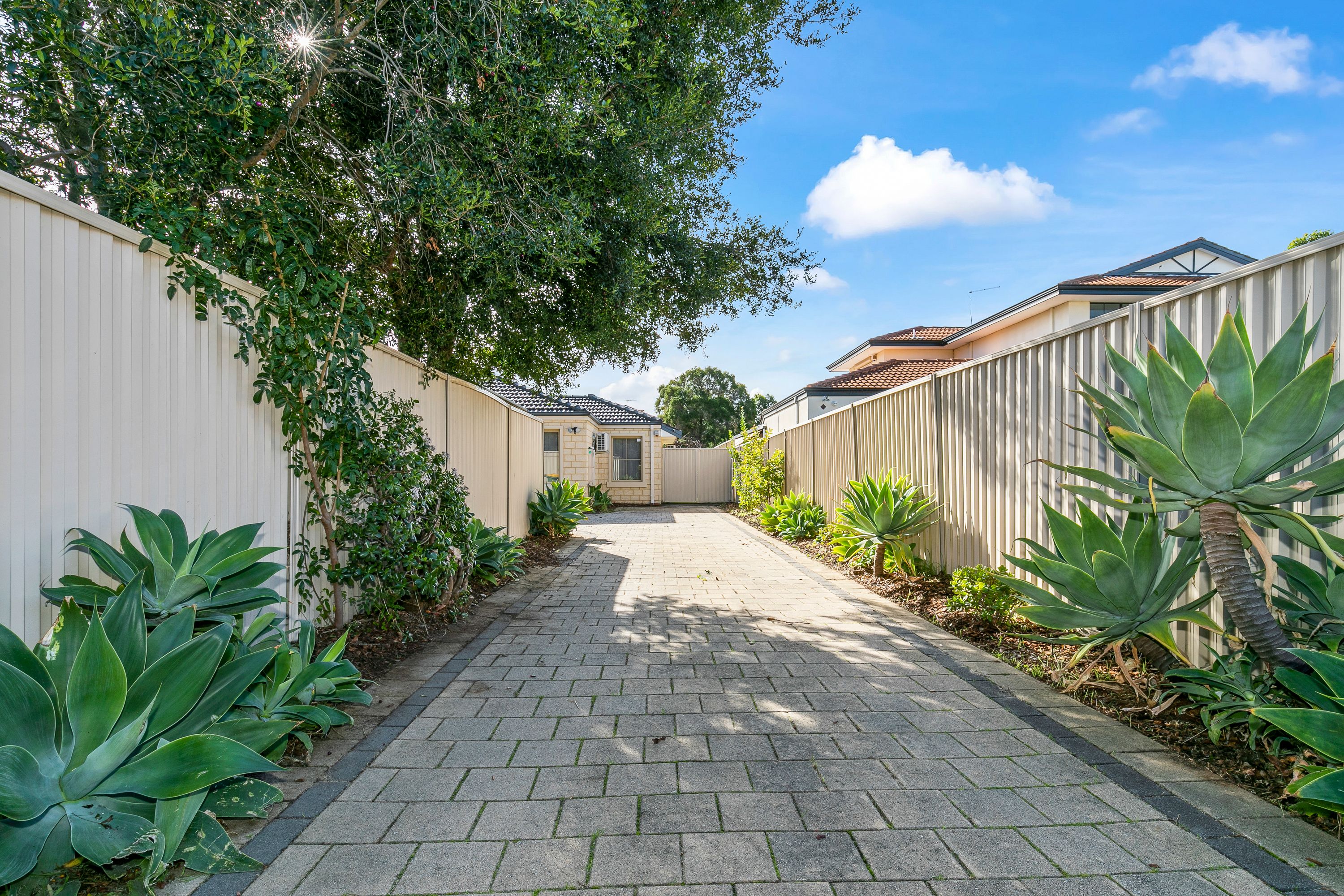 2/105B Halvorson Road, Morley, WA 6062