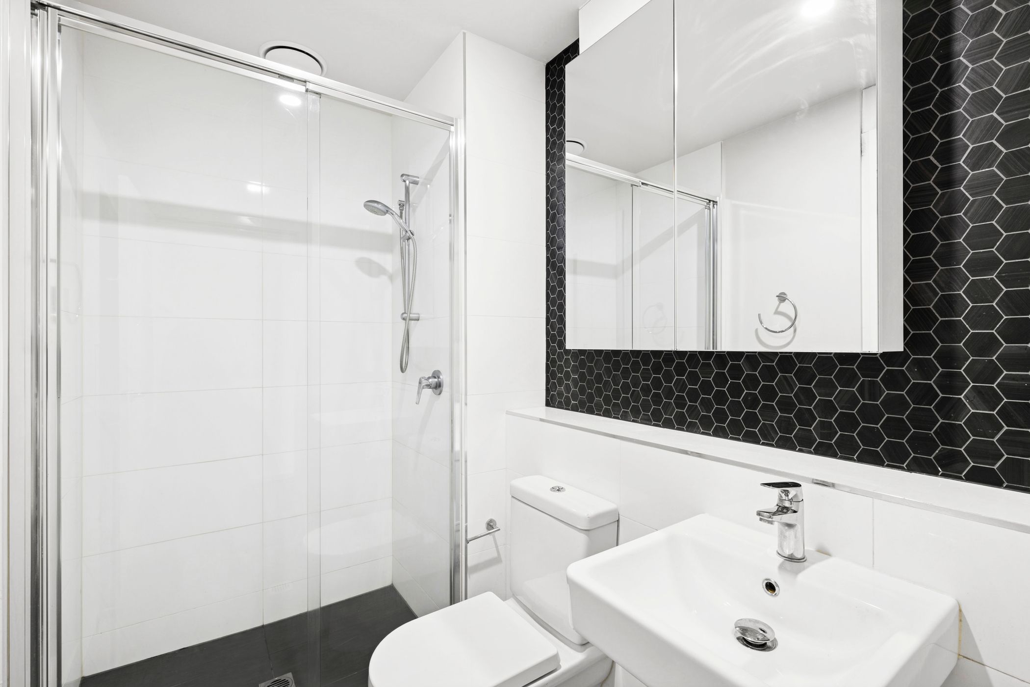 106/35 Oakden Street — photo 9 of 12