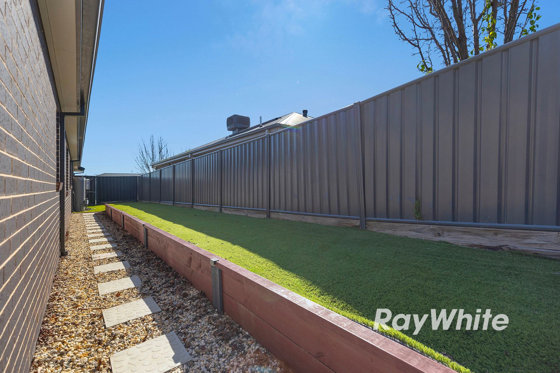 2 Daisy Street — photo 20 of 24