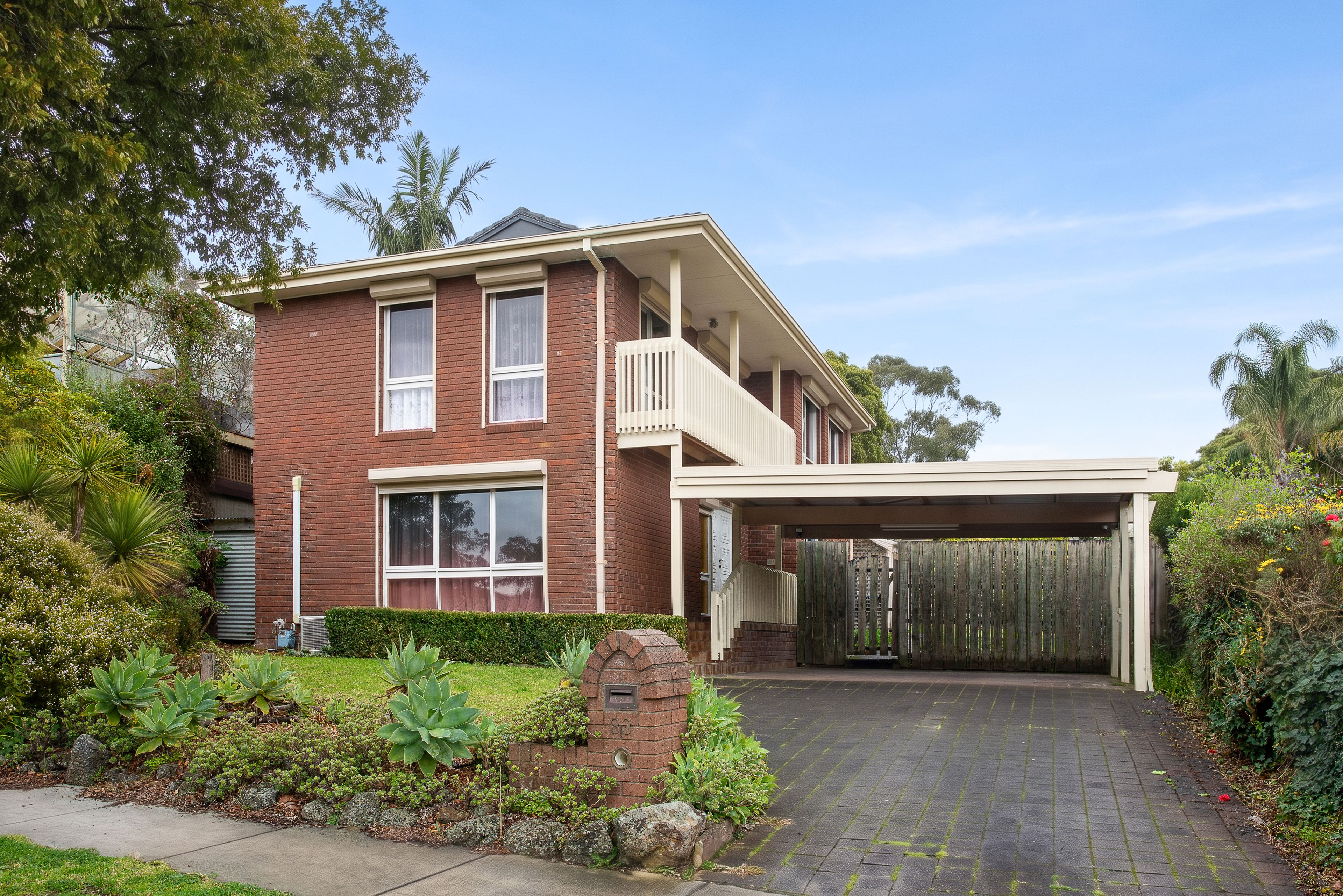 33 Roehampton Avenue — photo from Ray White Burwood
