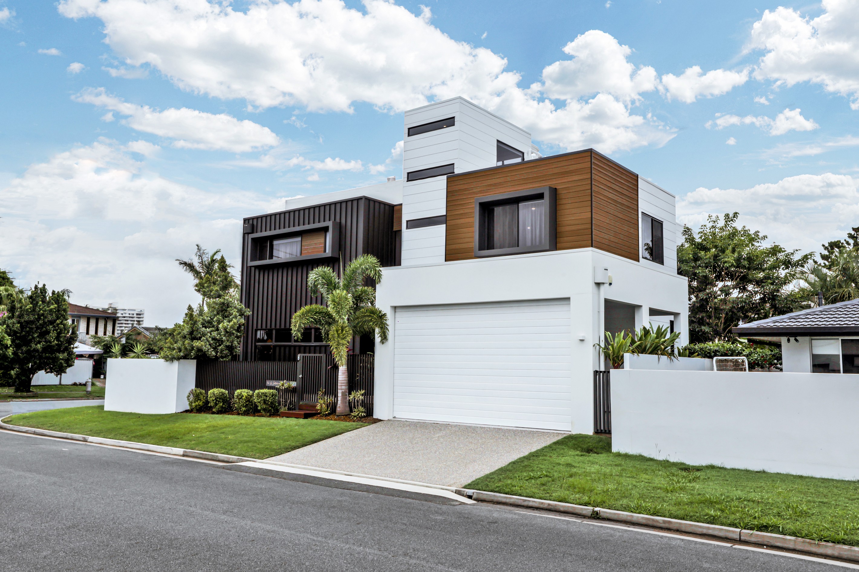 1A Winterhaven Key, Broadbeach Waters, QLD 4218