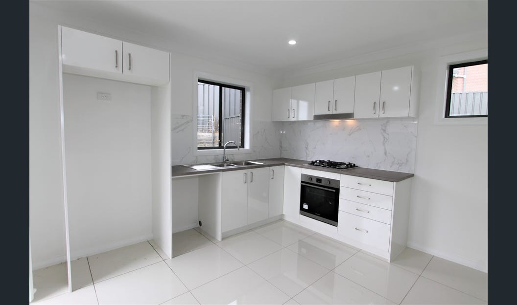 8a Outlook Boulevard, Fletcher, NSW 2287