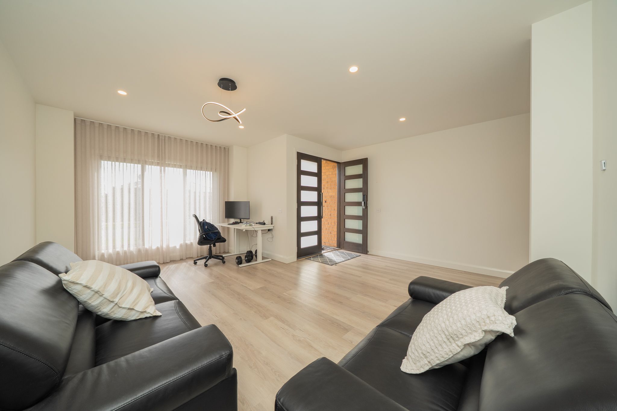 18 Bonza Circuit, Clyde North, VIC 3978