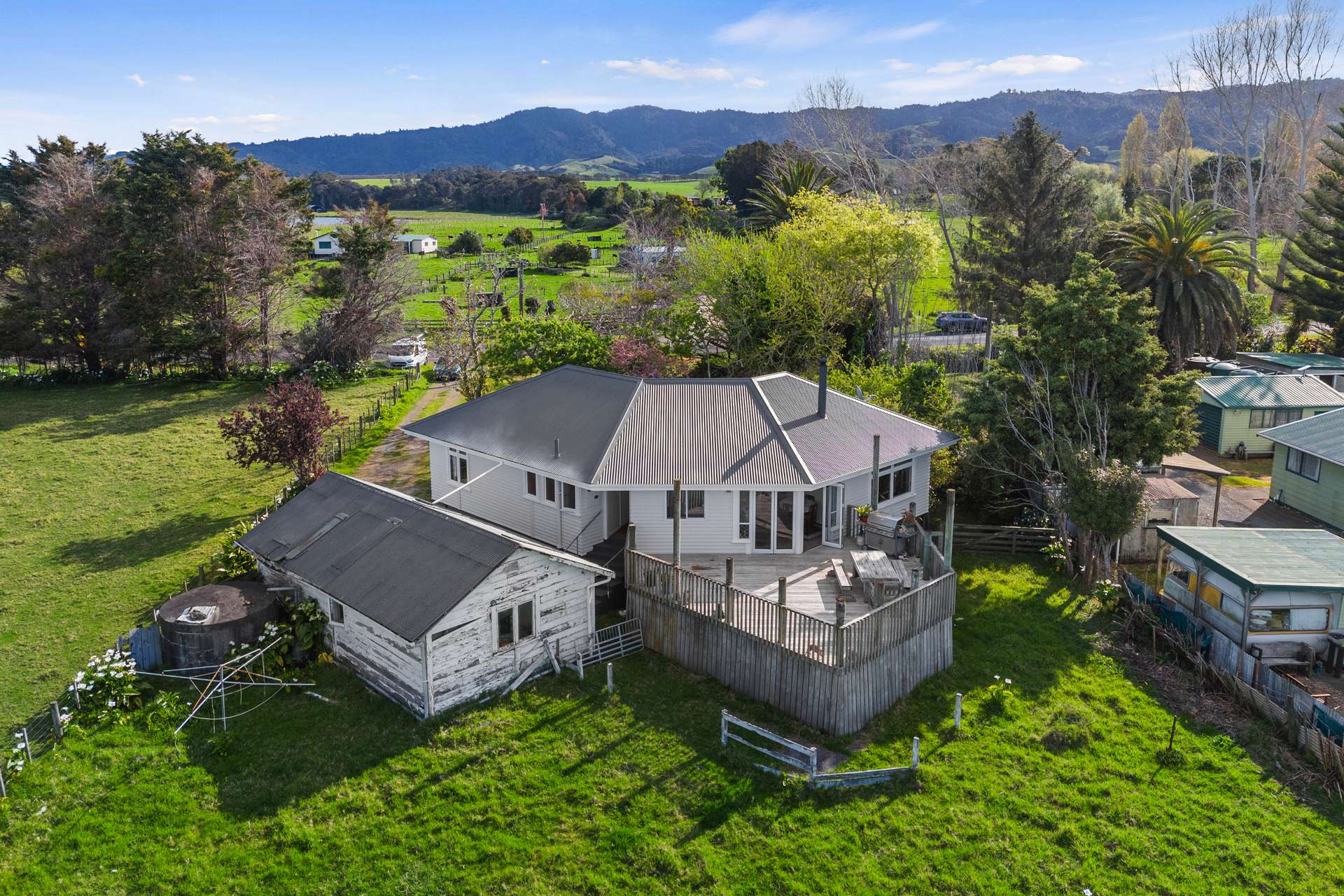 1620 East Coast Road photo 18