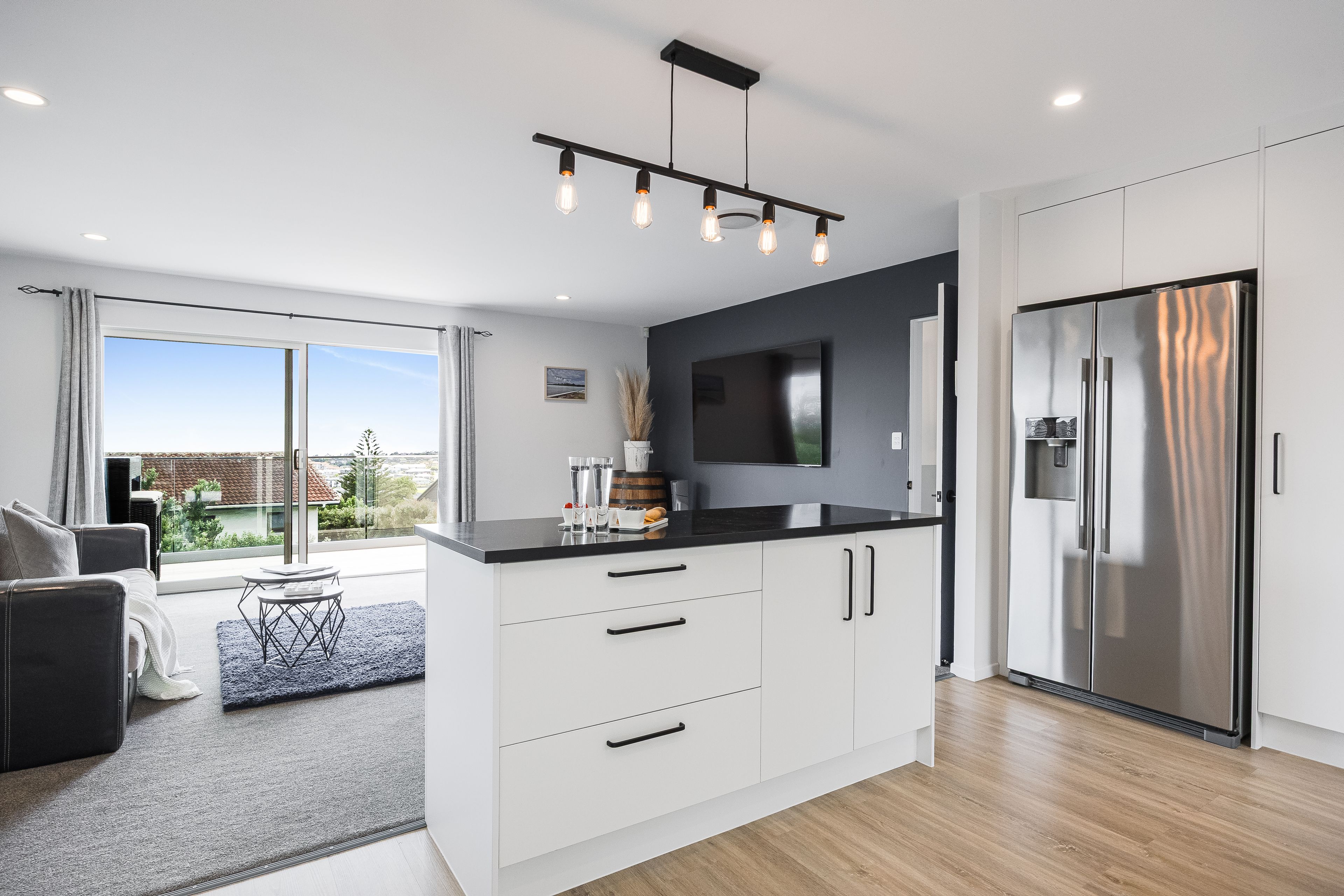 22 Whangaparaoa Road, Red Beach, Rodney