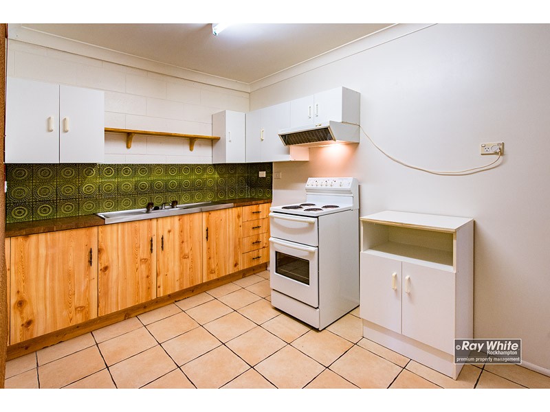 2/17 Madge Street, Norman Gardens, QLD 4701