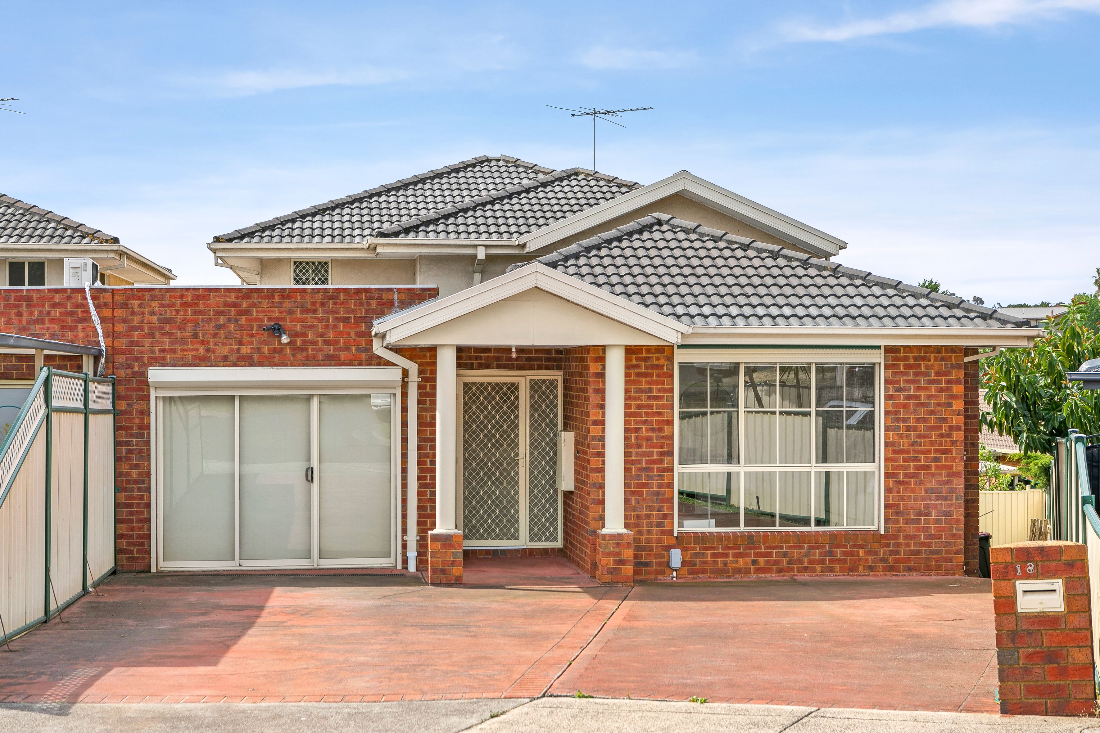 18 Mcnicol Close , Meadow Heights VIC 3048