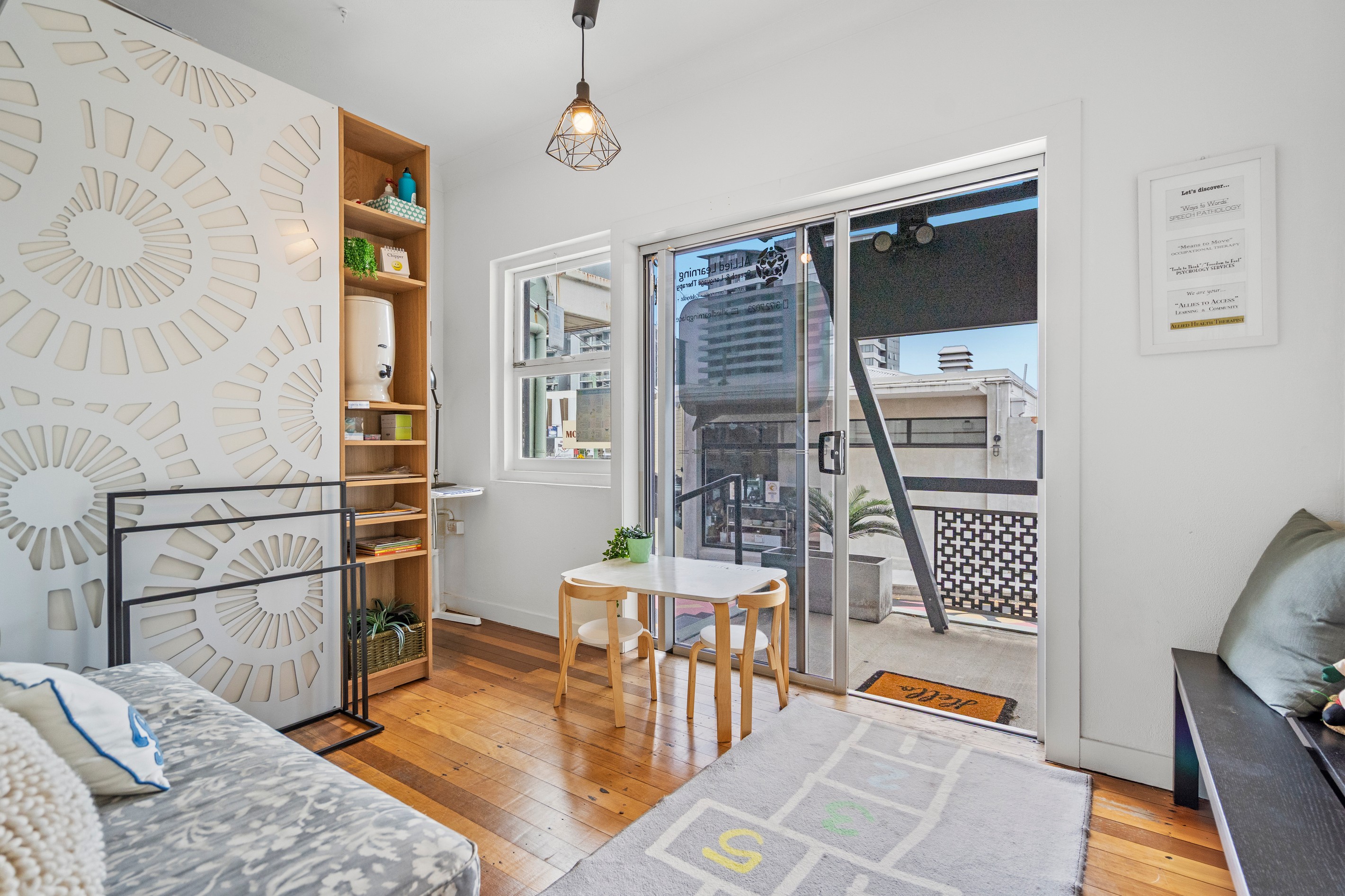 2/194 Cavendish Road, Coorparoo, QLD 4151