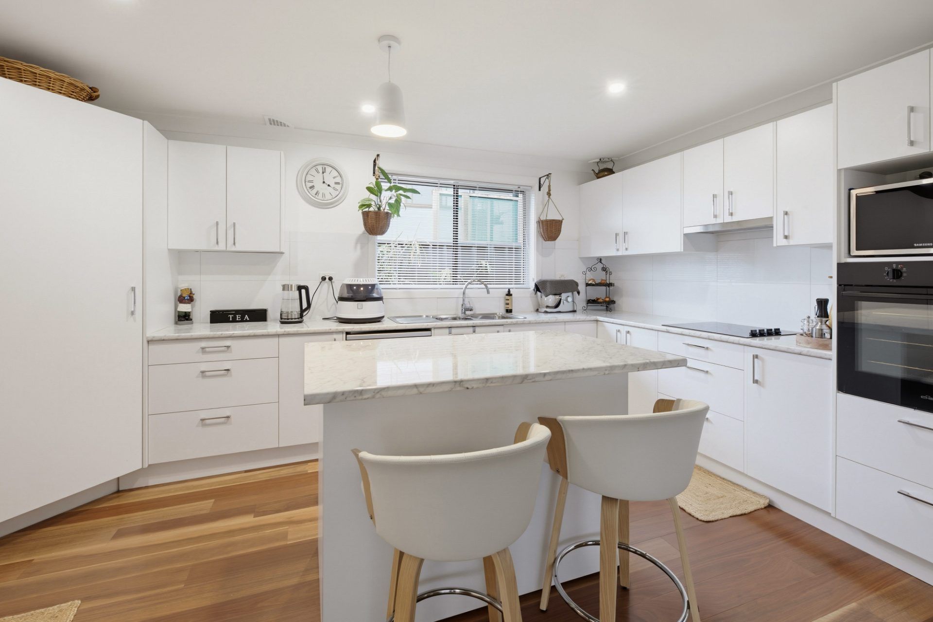 26 Stuart Street — photo 2 of 10