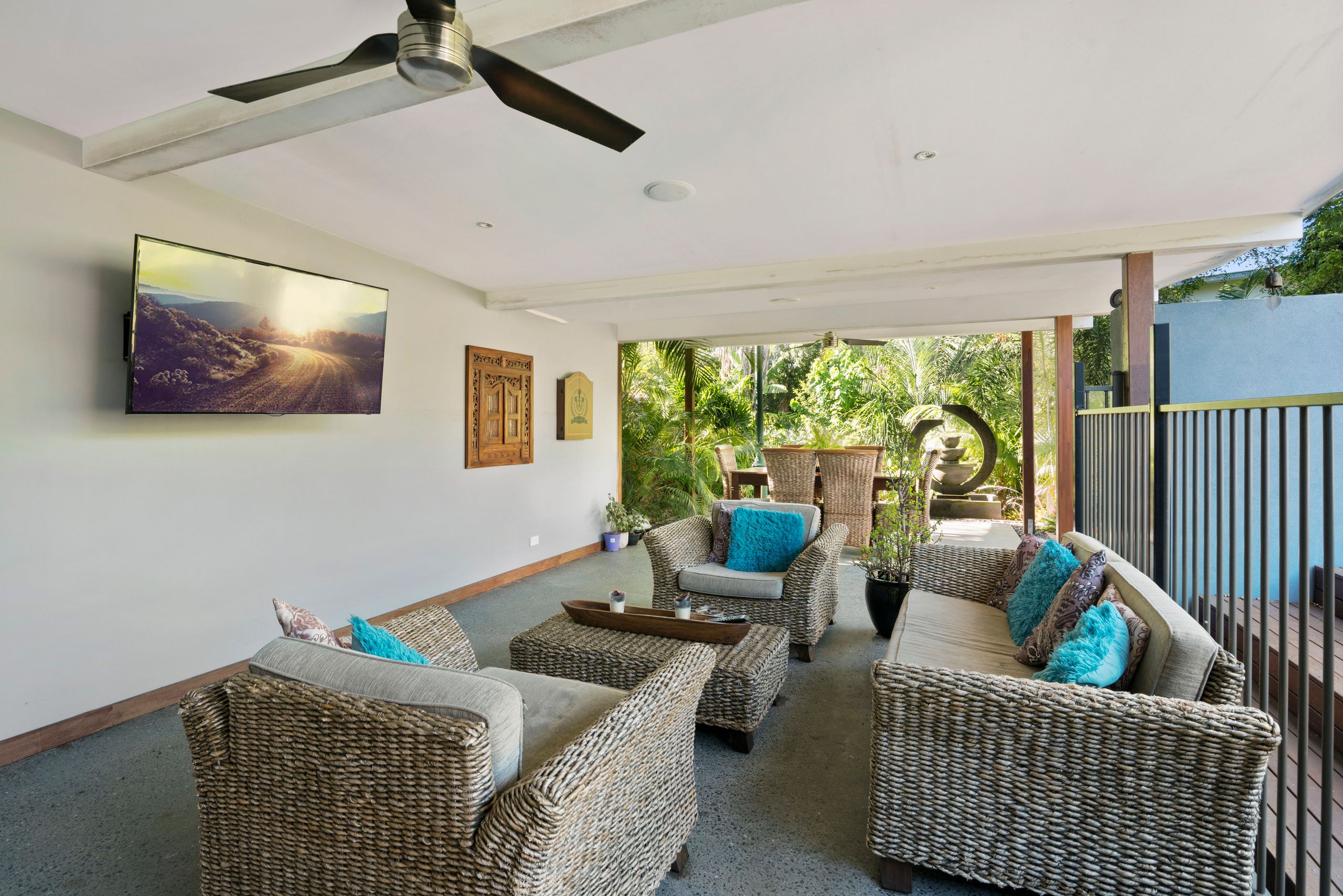 61 Robert Street, Labrador, QLD 4215
