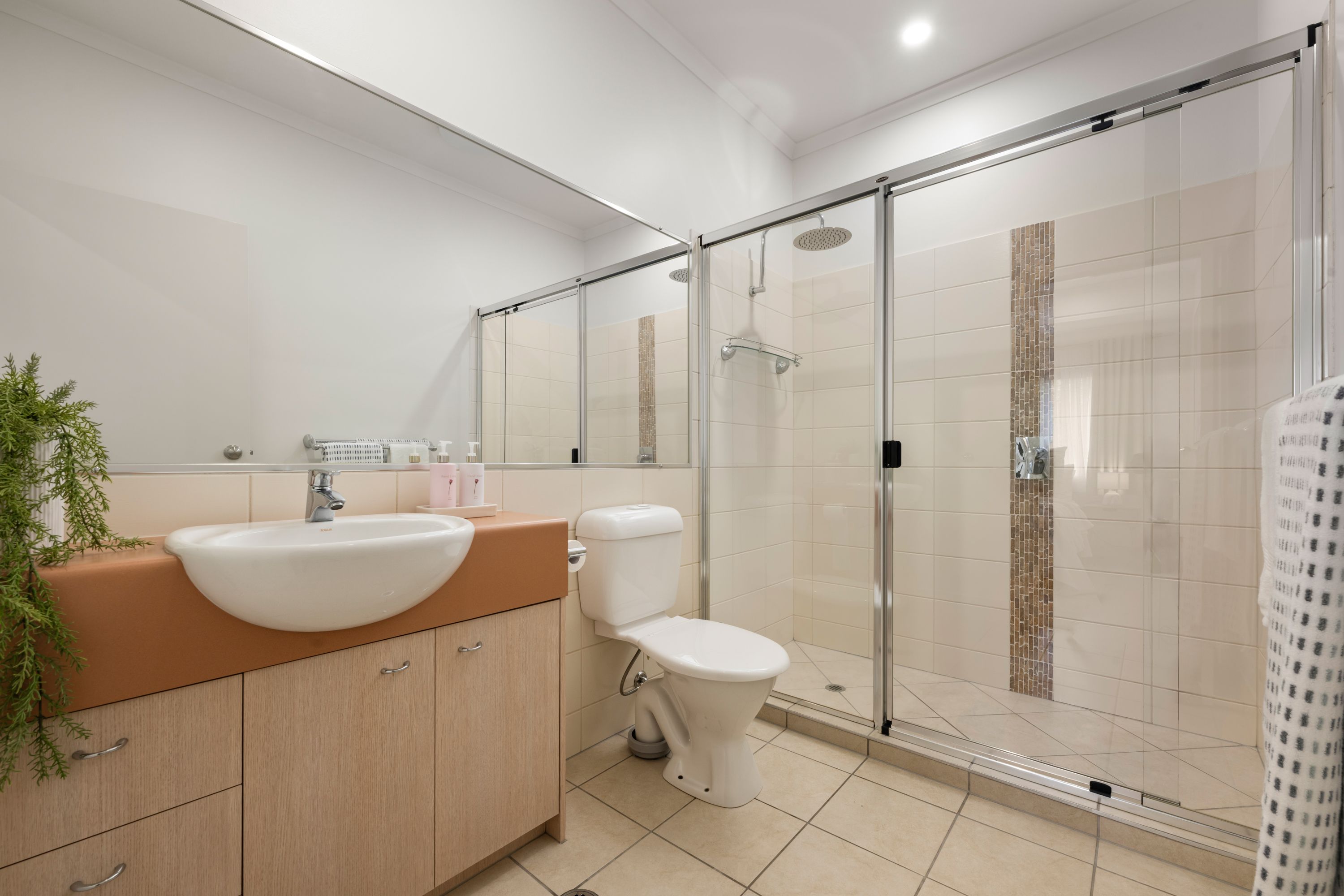 5/23-25 Tolman Court — photo 15 of 22