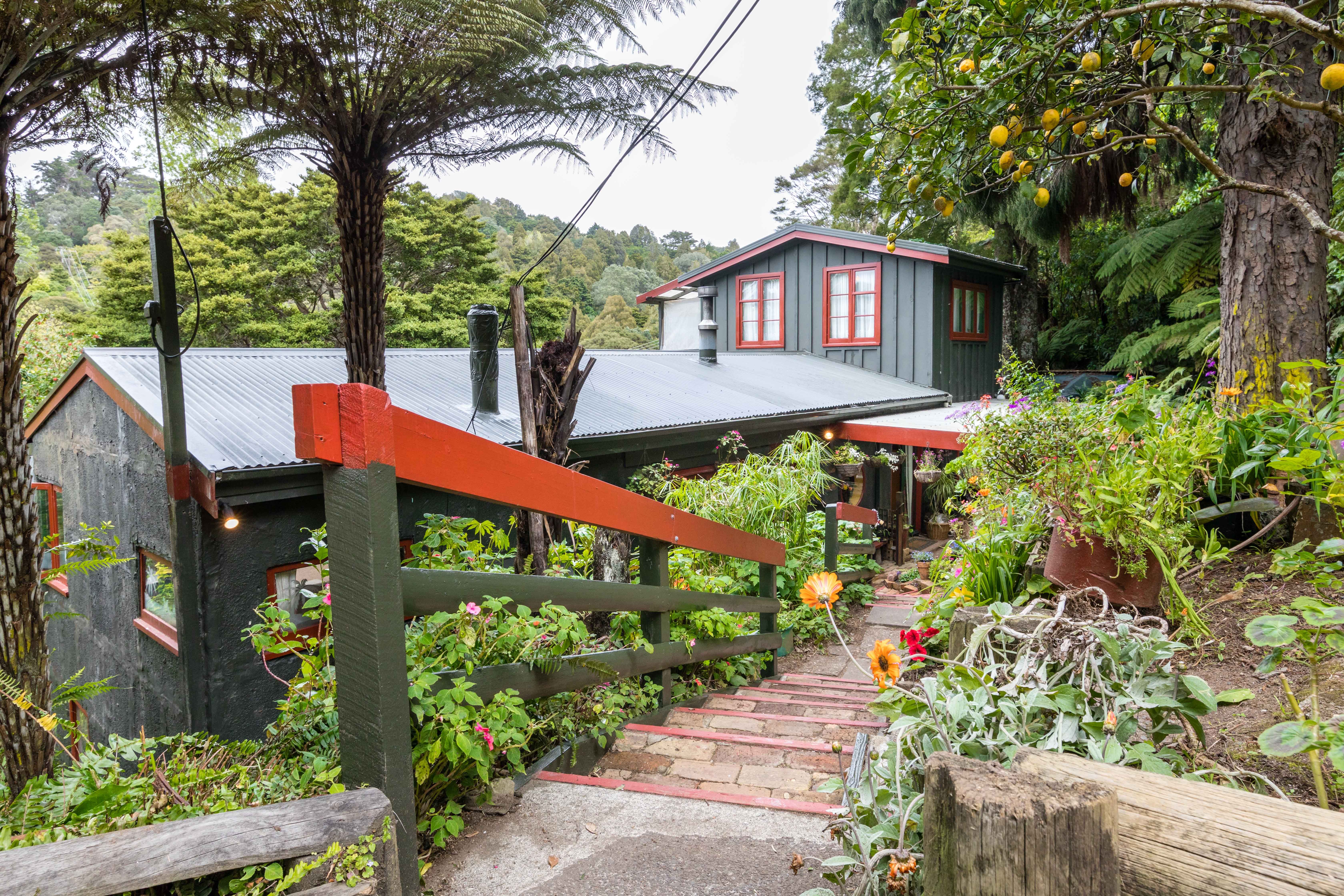 83 Warner Park Avenue, Laingholm, Waitakere City