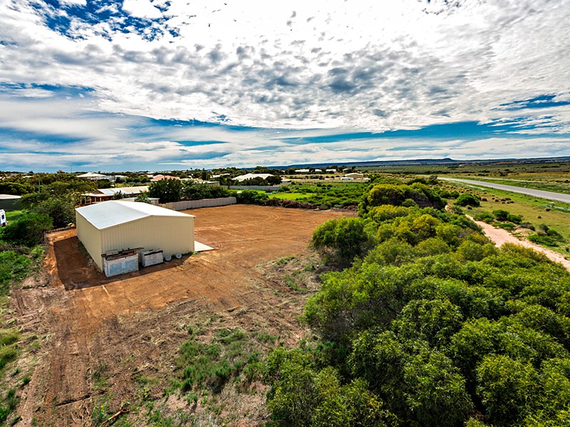 38 Eakins Crescent, Wandina, WA 6530