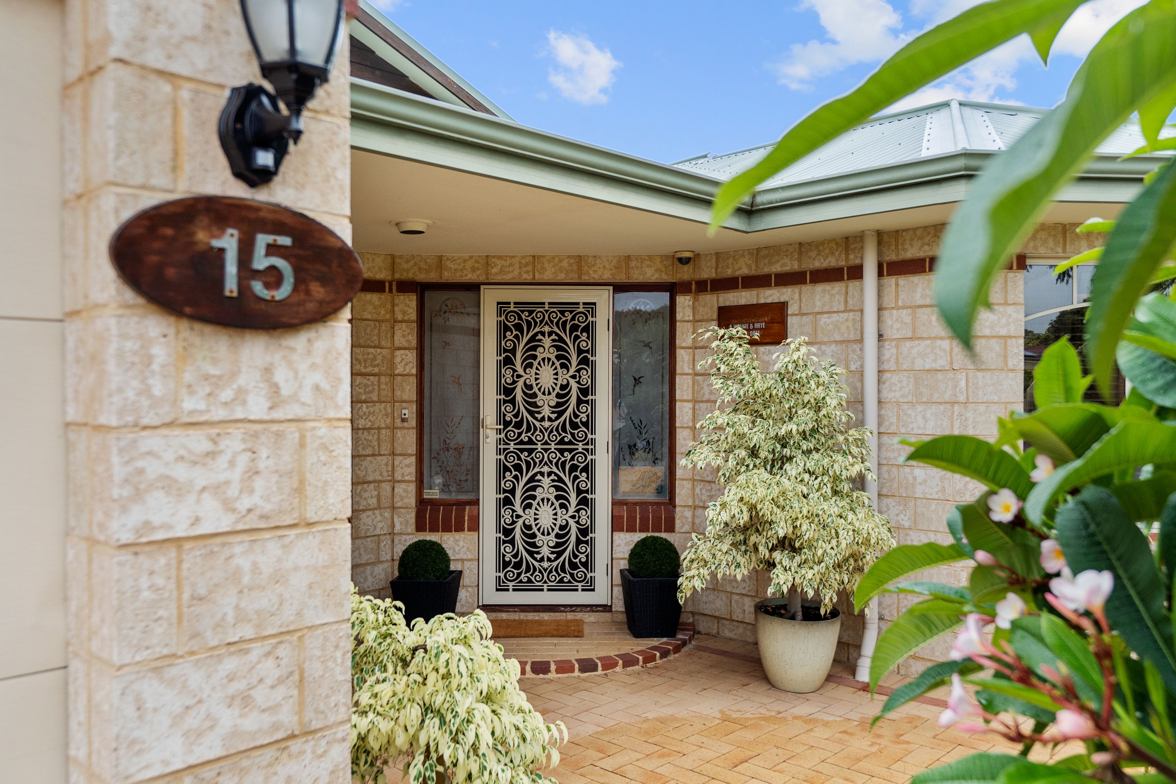 15 Leeuwin Parade, Rockingham, WA 6168
