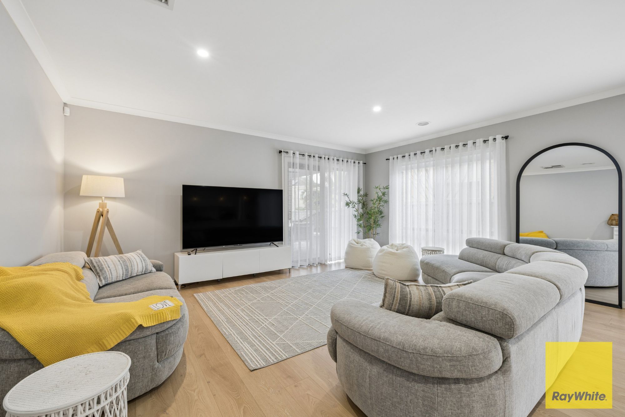 60 Evesham Drive — photo 9 of 25