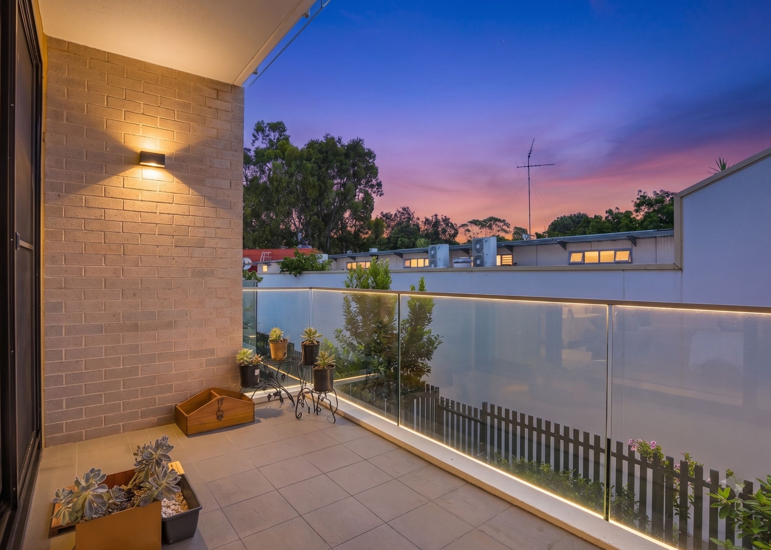 G12/105 Bella Vista Drive — photo 7 of 13