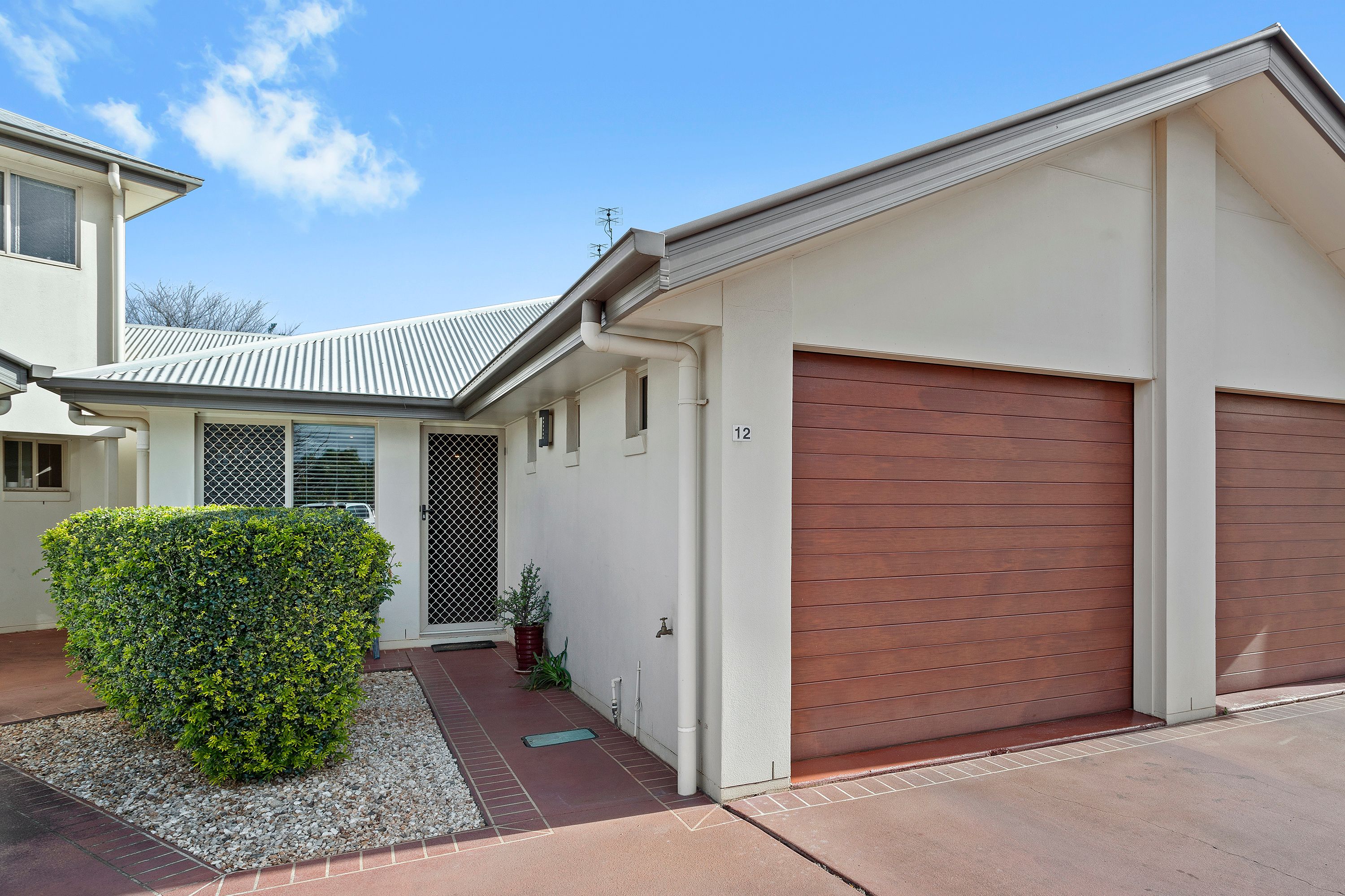 16 Anzac Avenue, Newtown QLD 4350