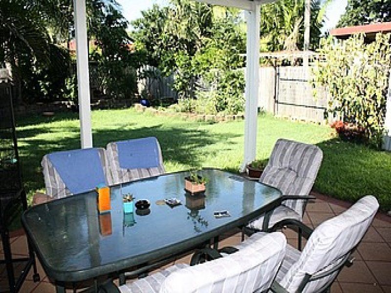 11 Cedar Street, Cannon Hill, QLD 4170