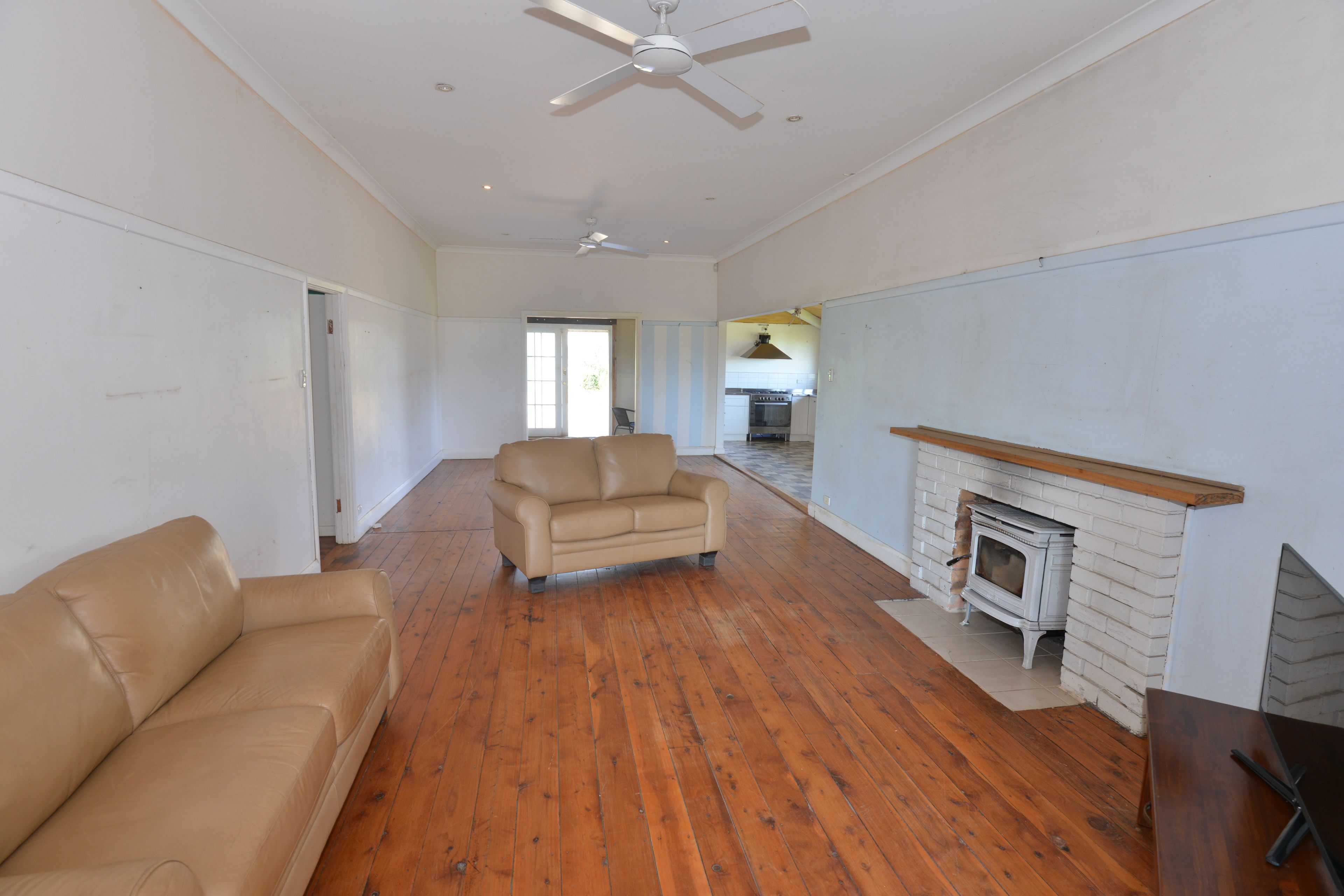 16387 Oxley Highway — photo 14 of 30