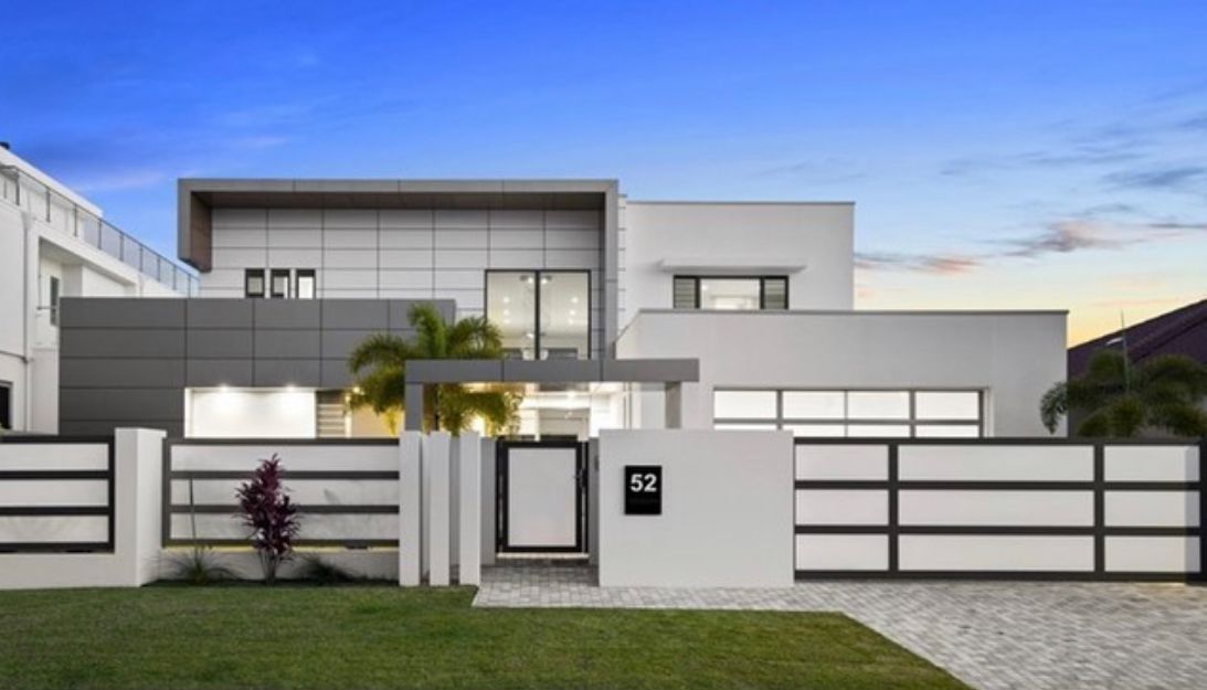 52 King Charles Drive, Sovereign Islands, QLD 4216