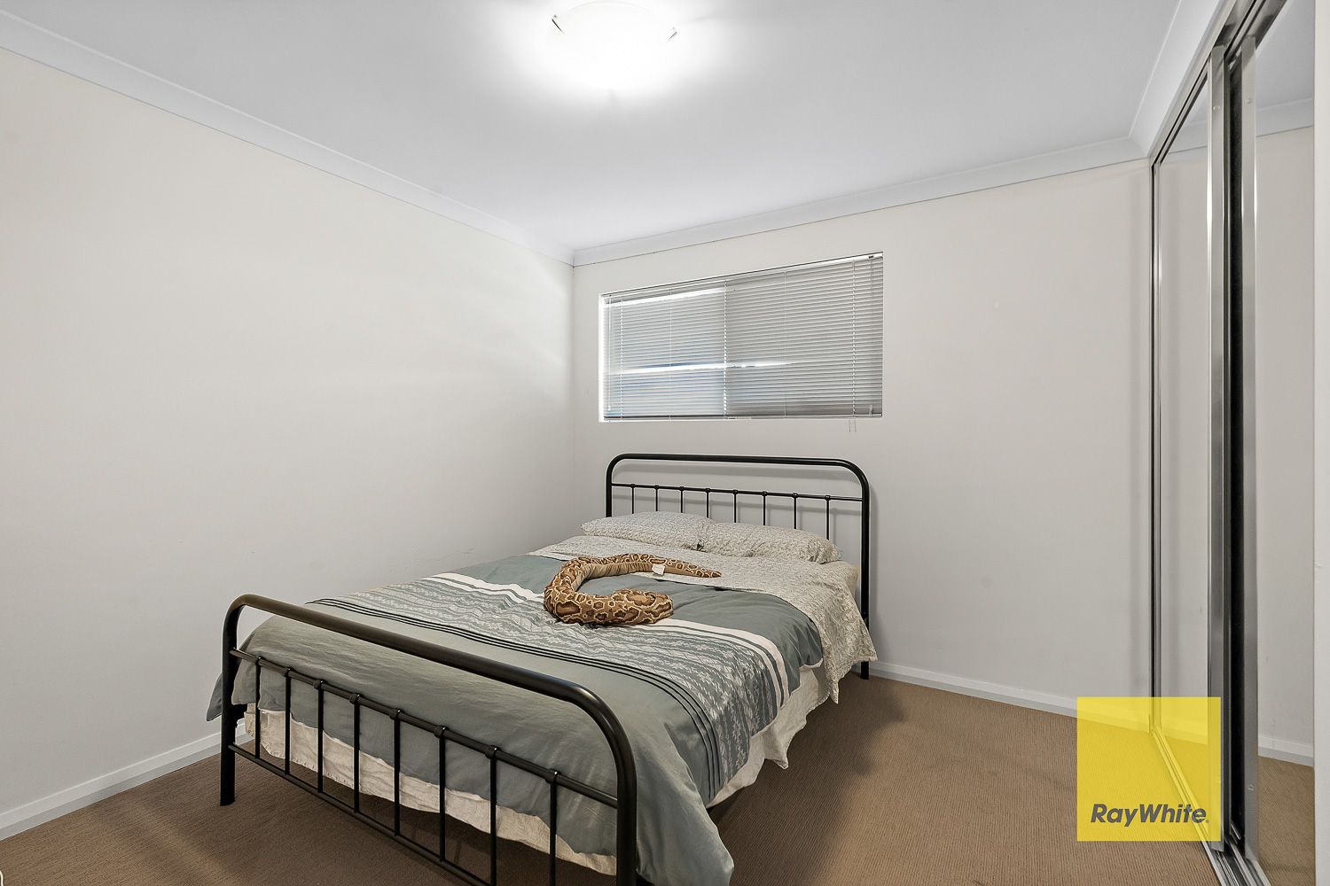 5/50 Suttor Drive — photo 11 of 14