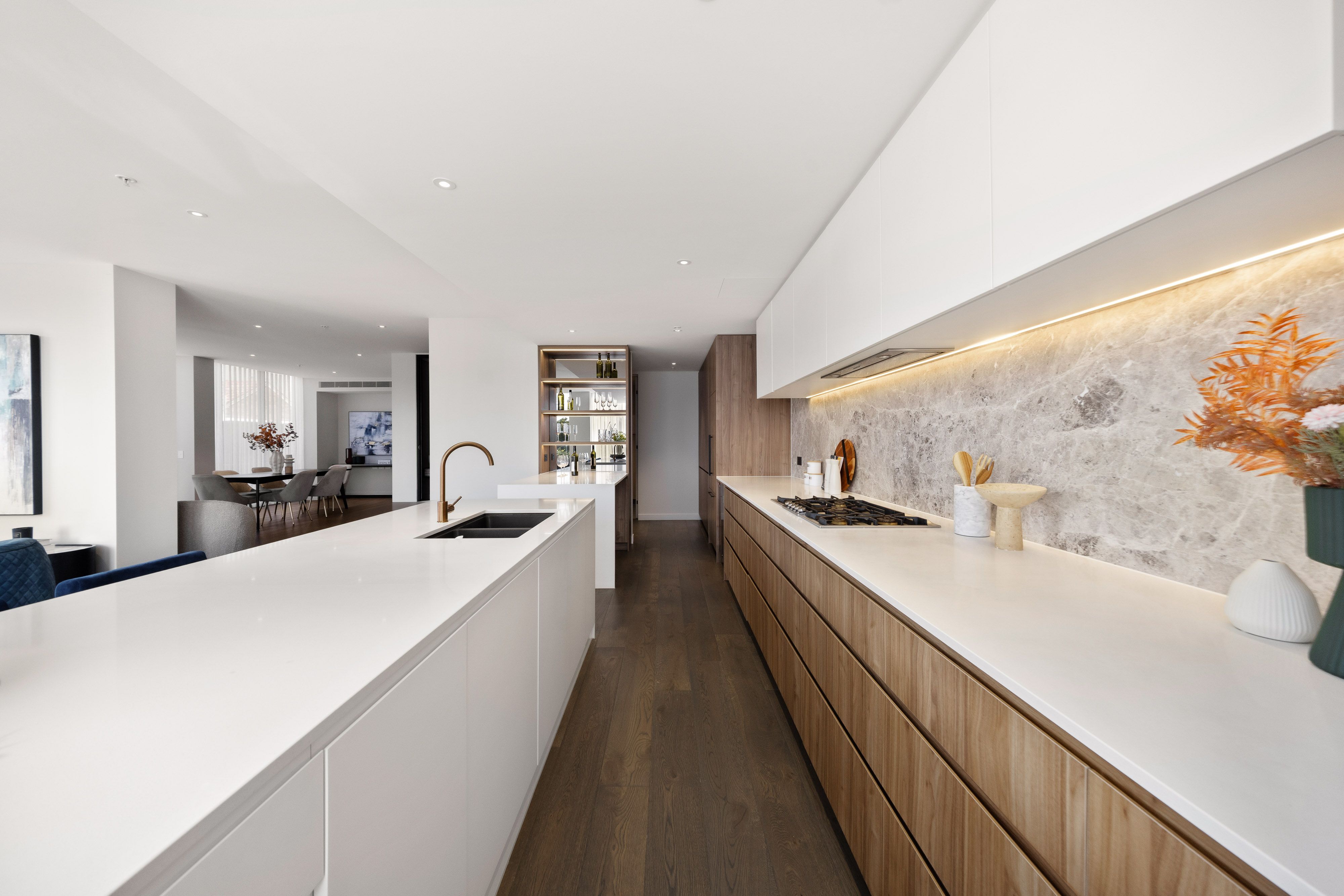 201/890 Toorak Road — photo 8 of 24
