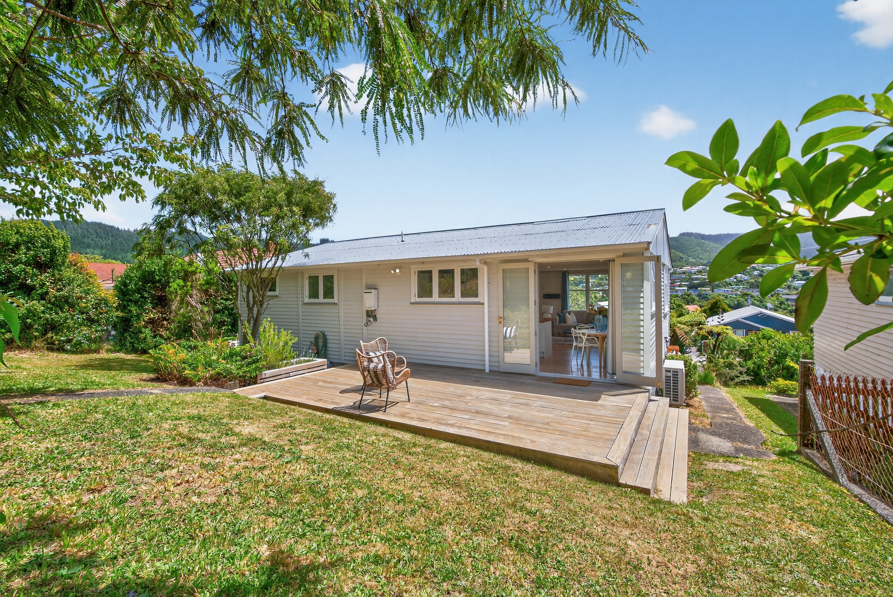 55 Taylor Terrace, Tawa, Wellington City