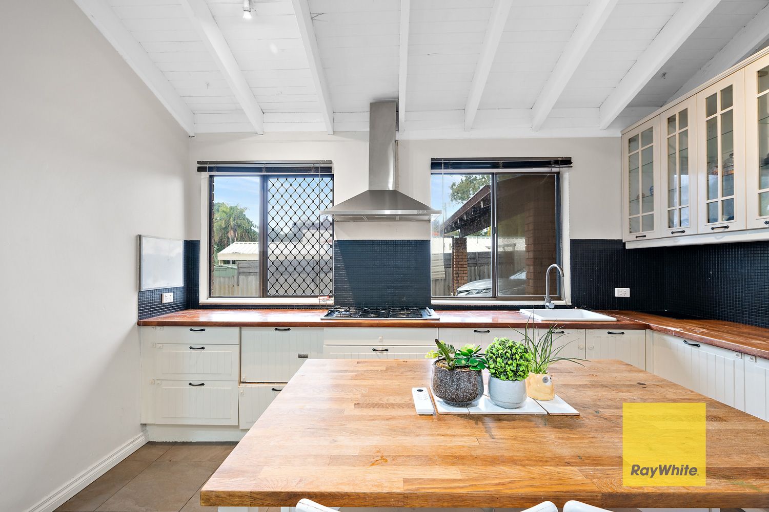 47 Sutherland Drive, Thornlie, WA 6108