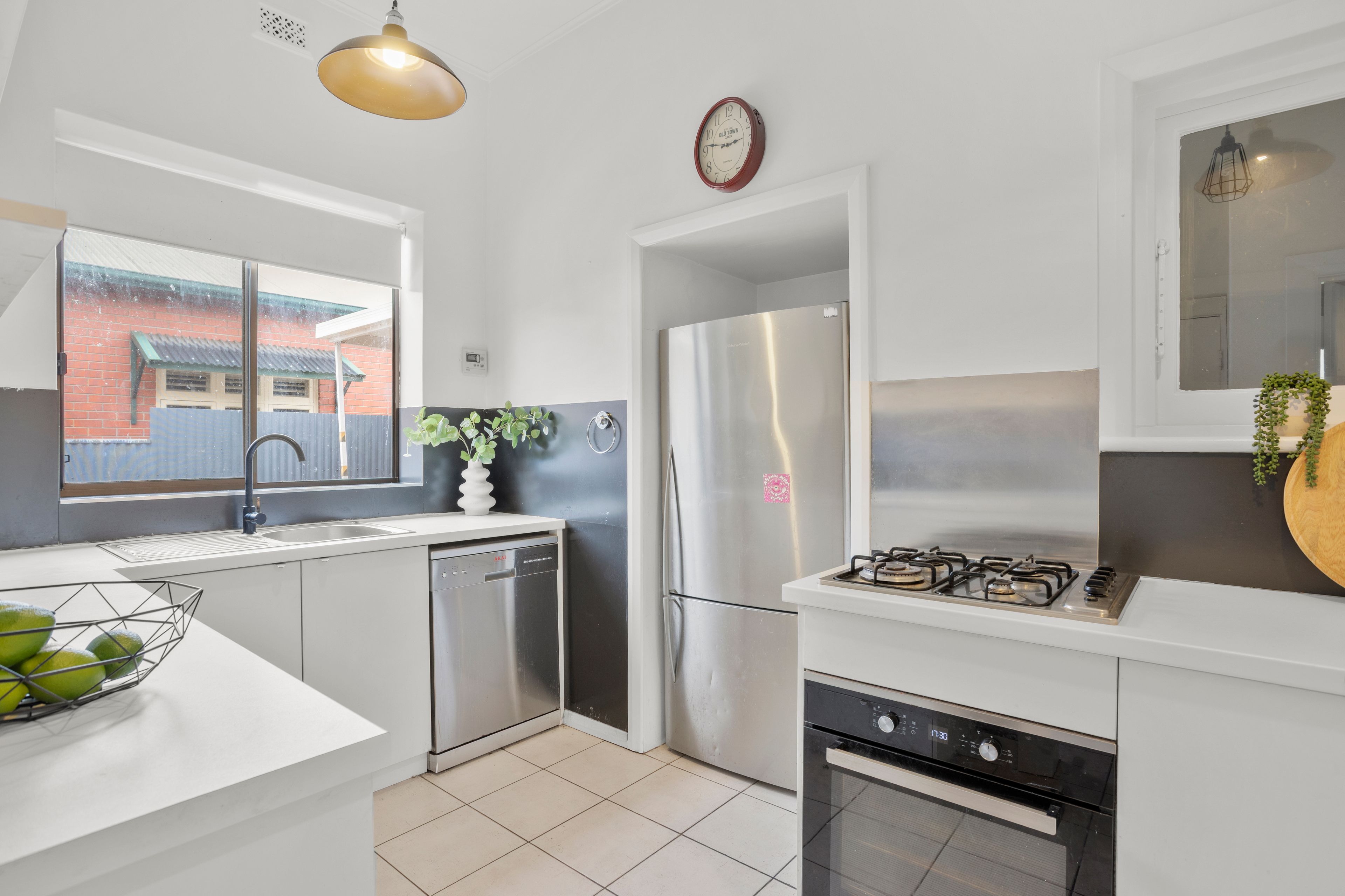 18 Ross Avenue — photo 11 of 17