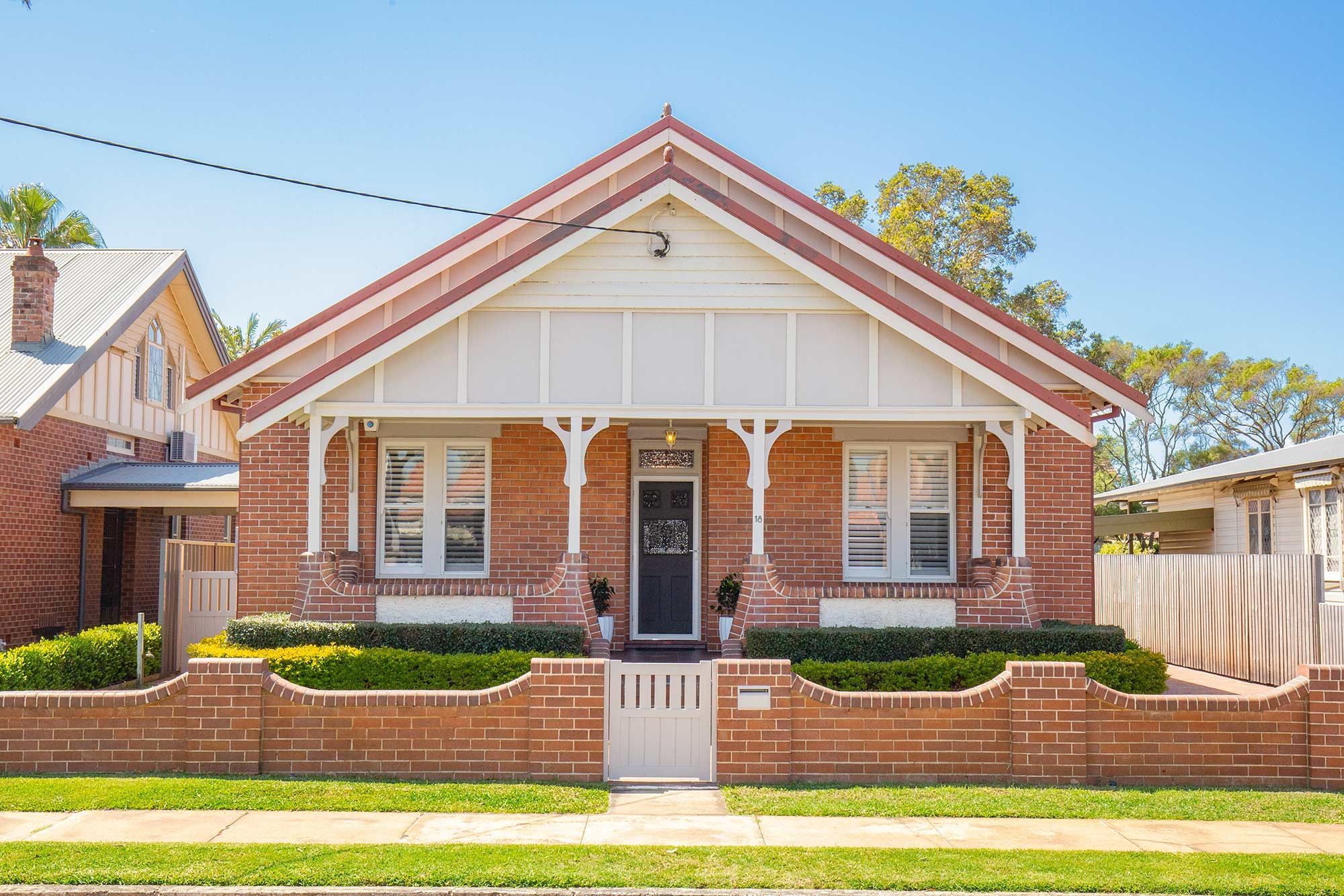 18 Alexander Street, Hamilton South, NSW 2303