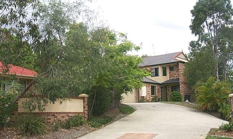 19 Doyalson Place, Helensvale QLD 4212