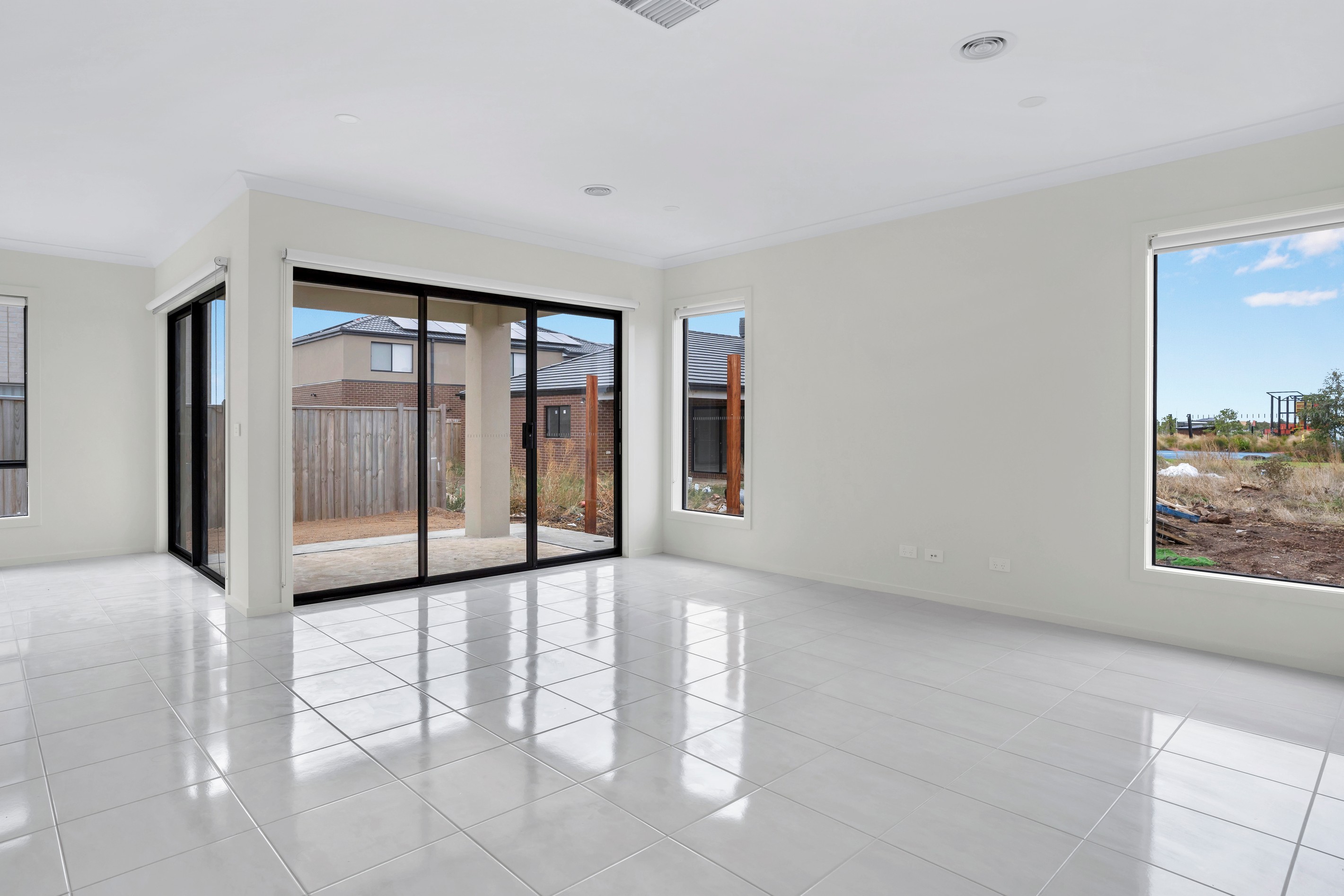 4 Shallow Street, Mambourin, VIC 3024