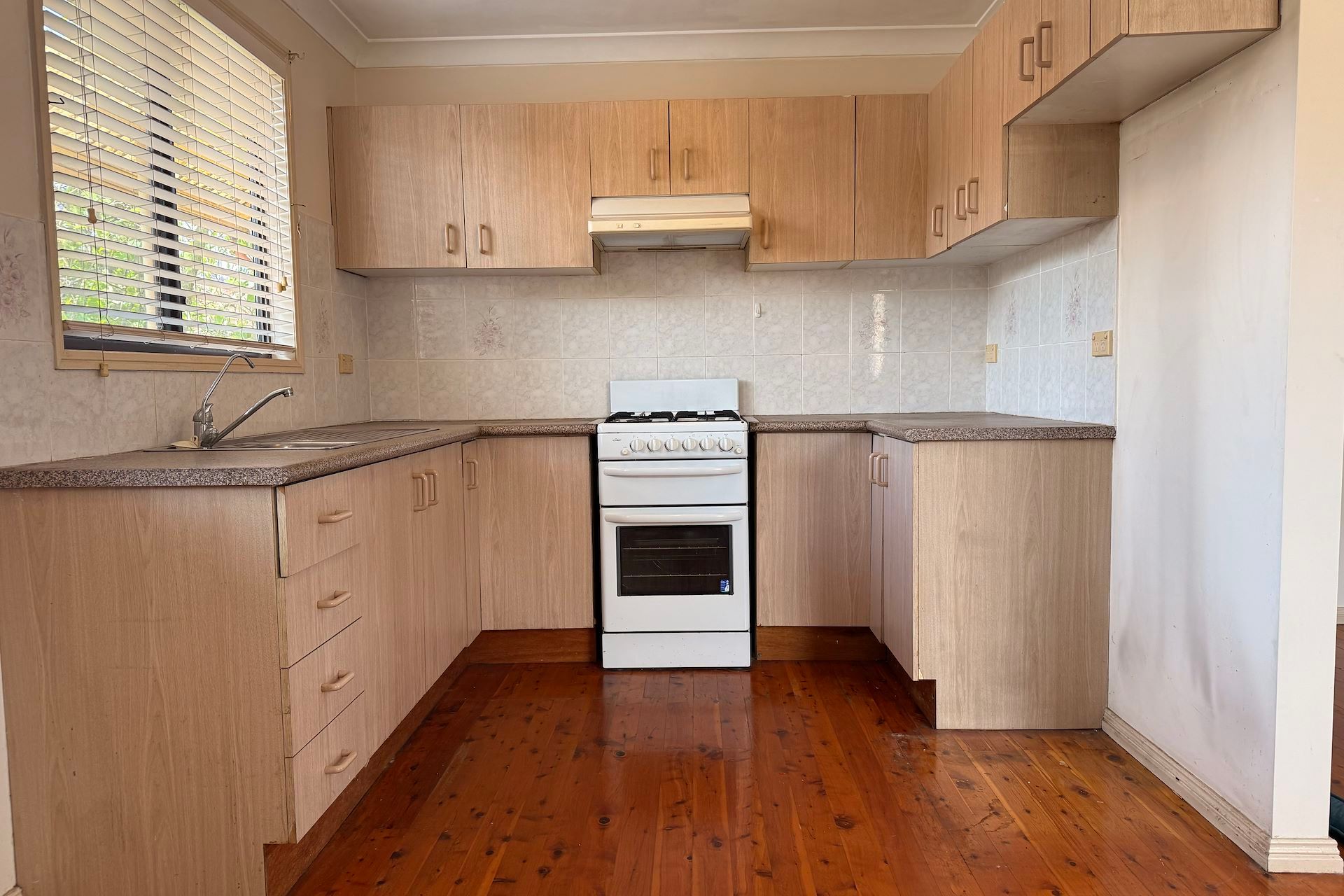 70a Caroline Street — photo 3 of 6