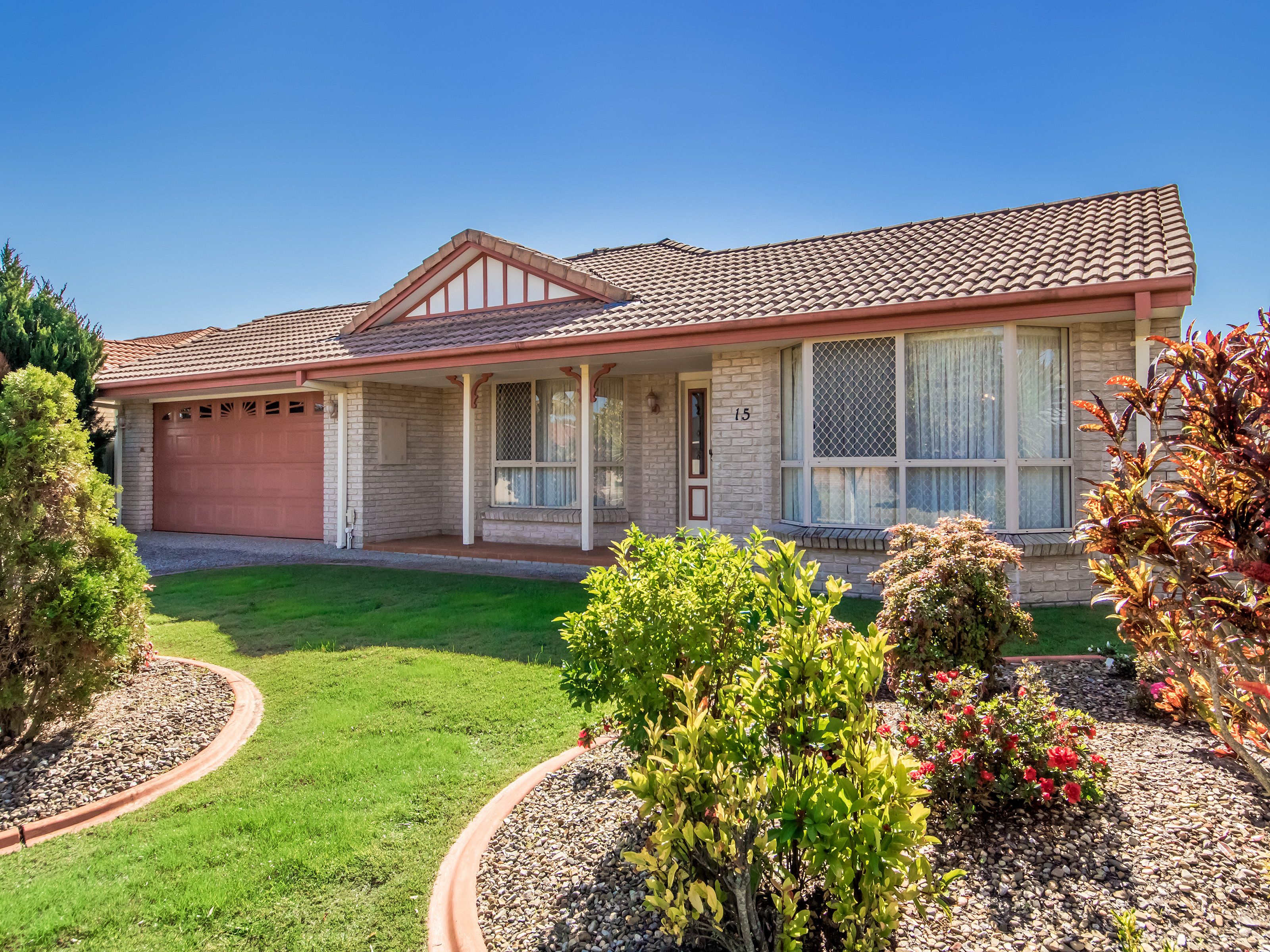15 Nuthatch Street, Burleigh Waters, QLD 4220