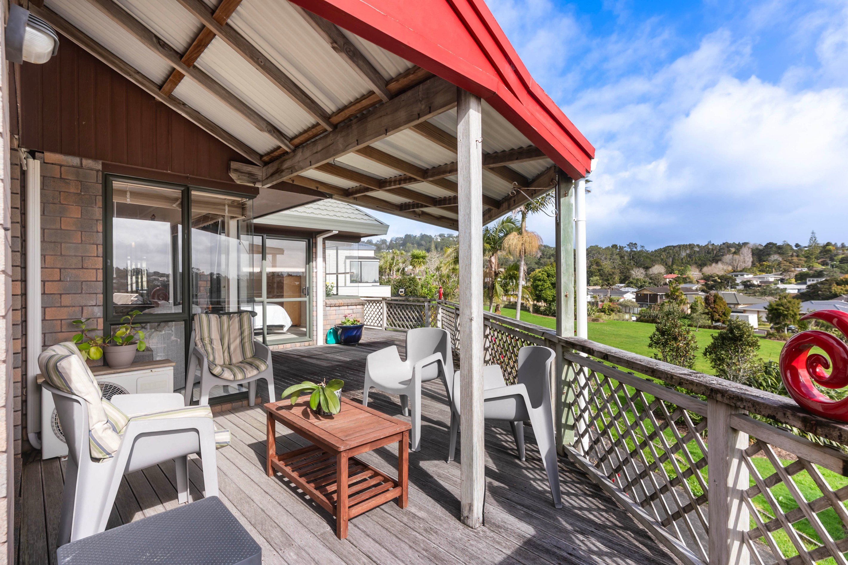 17 Taupiko Place, Green Bay, Waitakere City