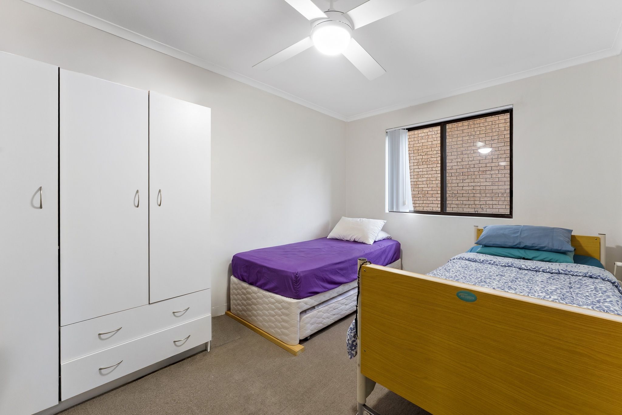 11/16 Luxford Road — photo 4 of 12