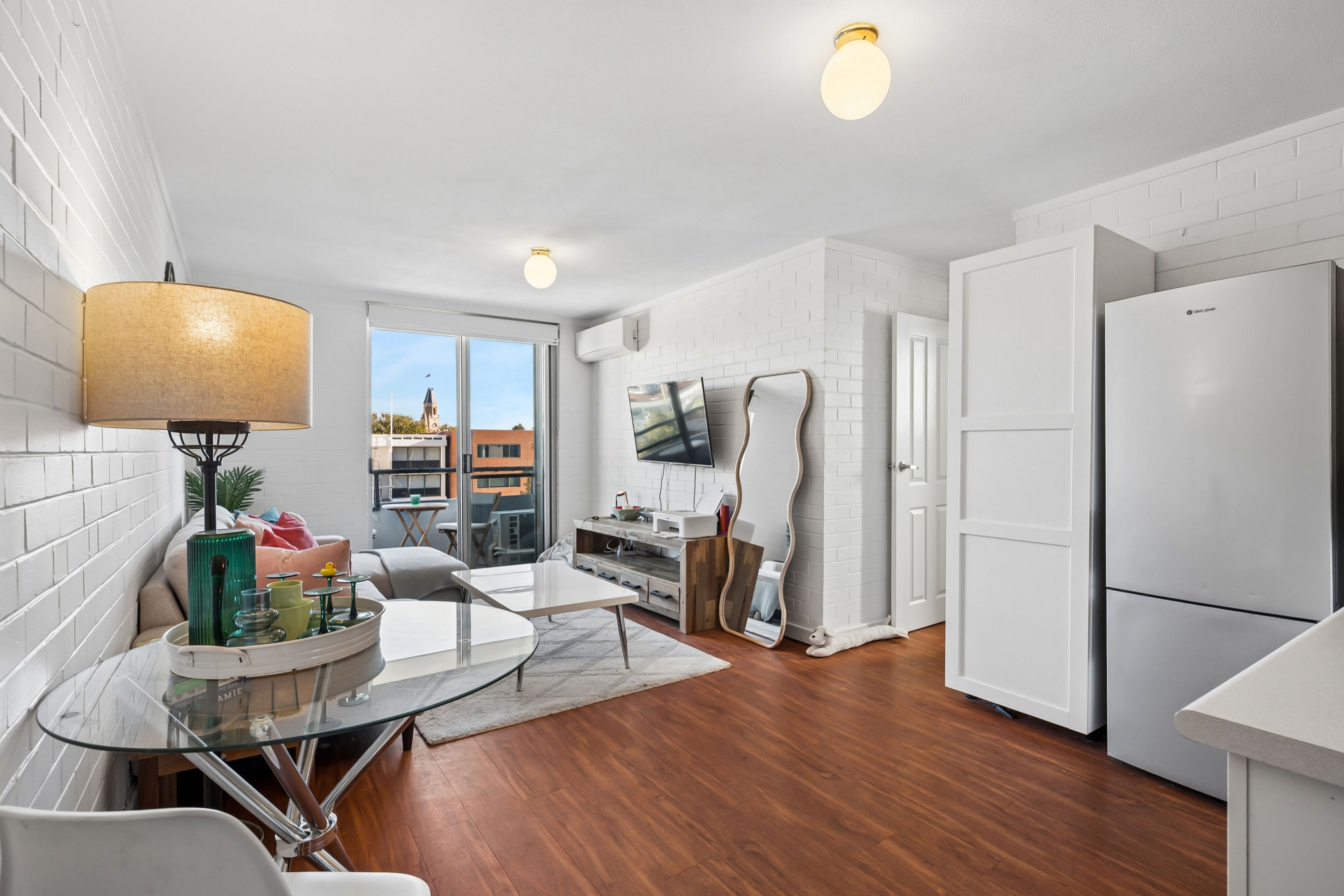 410/23 Adelaide Street — photo 4 of 11